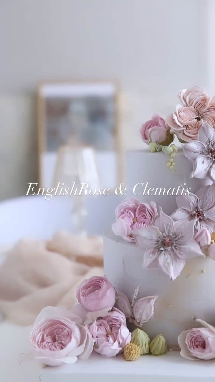 청담 수케이크 (atelier soo)のインスタグラム：「ㅡ  Rose Clematis   #buttercream #weddingsoo💕」