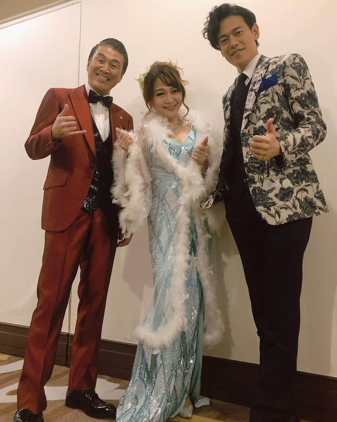 原めぐみさんのインスタグラム写真 - (原めぐみInstagram)「（原めぐみofficial）9pics photos  ディナーショーオフショット写真 レコード会社の大先輩の宮路オサムさんは、普段ラフなカジュアルスタイルでオシャレな方でした^ ^ 殿様キングス…懐かしいですね❣️ご一緒出来て光栄です^ ^🎶  #宮路オサム  さん #山崎ていじ  さん #氷室一哉  さん #kkrホテル東京  #ディナーショー  #原めぐみ  #megumihara  @meguming.h」8月8日 10時53分 - meguming.h