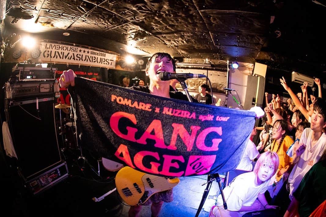 FOMAREのインスタグラム：「2023.8.7 FOMARE x KUZIRA split tour Gang Age tour  群馬SUNBURST  HOME…  photo by @ruihashimoto   #FOMARE #KUZIRA #GangAge」