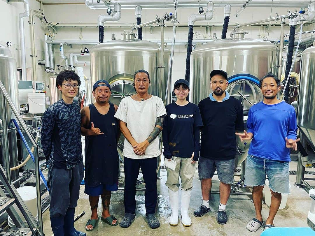 CANDLE JUNEのインスタグラム：「熊本AMAKUSA SONAR BEER 訪問。  その後益城町の仮設住宅からのお付き合いのあるみなさんとごはん会。天草の海老を焼いて楽しむ子供達。」