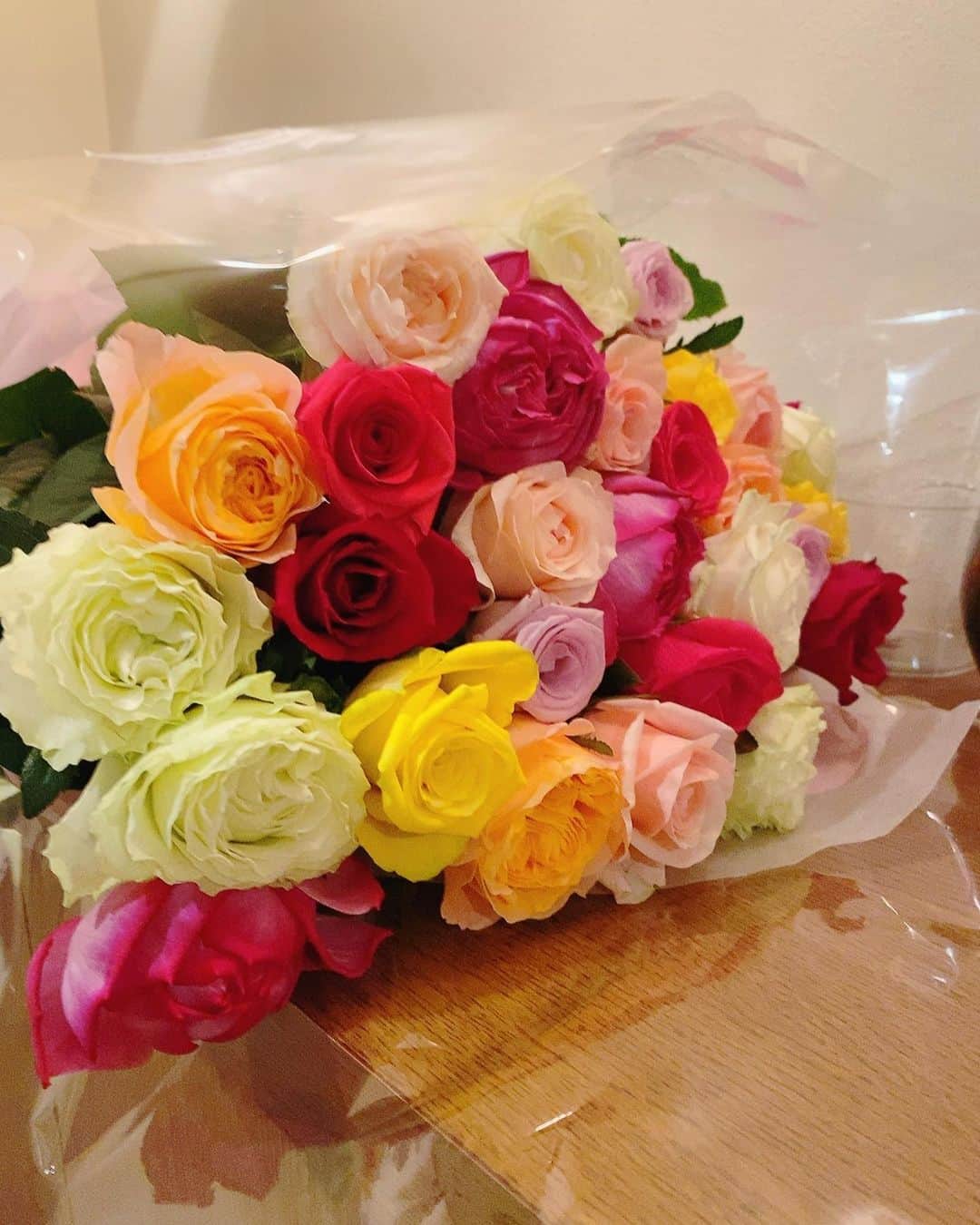堤信子さんのインスタグラム写真 - (堤信子Instagram)「今日8月8日は、家族の58歳のＢＤ。 午前中より、暑さを和らげてくれる美しいお祝い花の数々をありがとうございます^_^」8月8日 11時27分 - nobnob1111