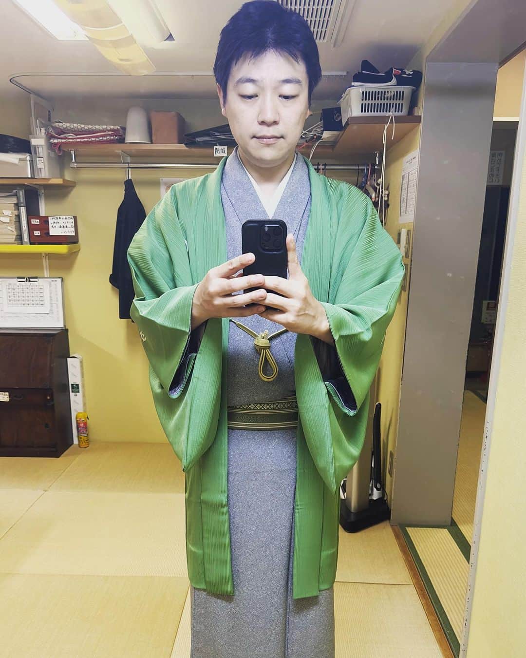 林家愛染のインスタグラム：「本日8月8日のお仕事は午前中に終わりました。でも諸事情により衣装の指定があり、真夏にまさかの単衣でした。暑かったぁ💦  #襦袢も単衣 #なのに楽屋の冷房29度 #なんでやねん」