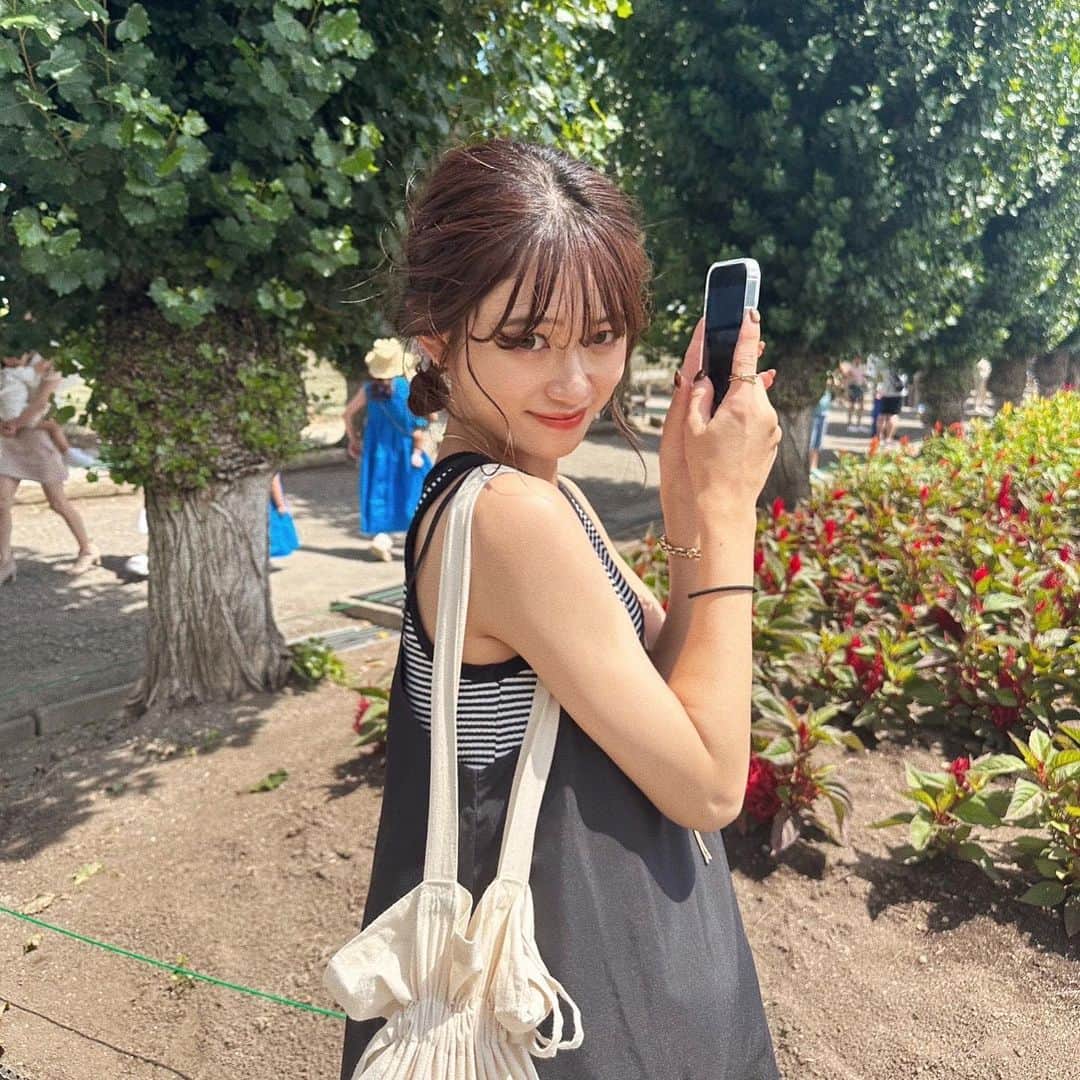 田南瑠衣さんのインスタグラム写真 - (田南瑠衣Instagram)「今年は早々に美白ボディー諦めました😀🔥 そしてどんどん肩がたくましくなっていく😃💪🏼  みんなお盆の予定は決まってる？🌺🌈🍧  毎日ぐったりする暑さだけど テンション上がる夏！！！ 素敵な思い出がいっぱいできますように♡♡  #妊婦コーデ #ヘアアレンジ #男の子ママ #ママコーデ #ママファッション #マタニティコーデ #2人目妊娠中 #ファッションコーデ #コーディネート #コーデ #ファッション #instagood #instalike #instafashion」8月8日 11時37分 - k.r0303
