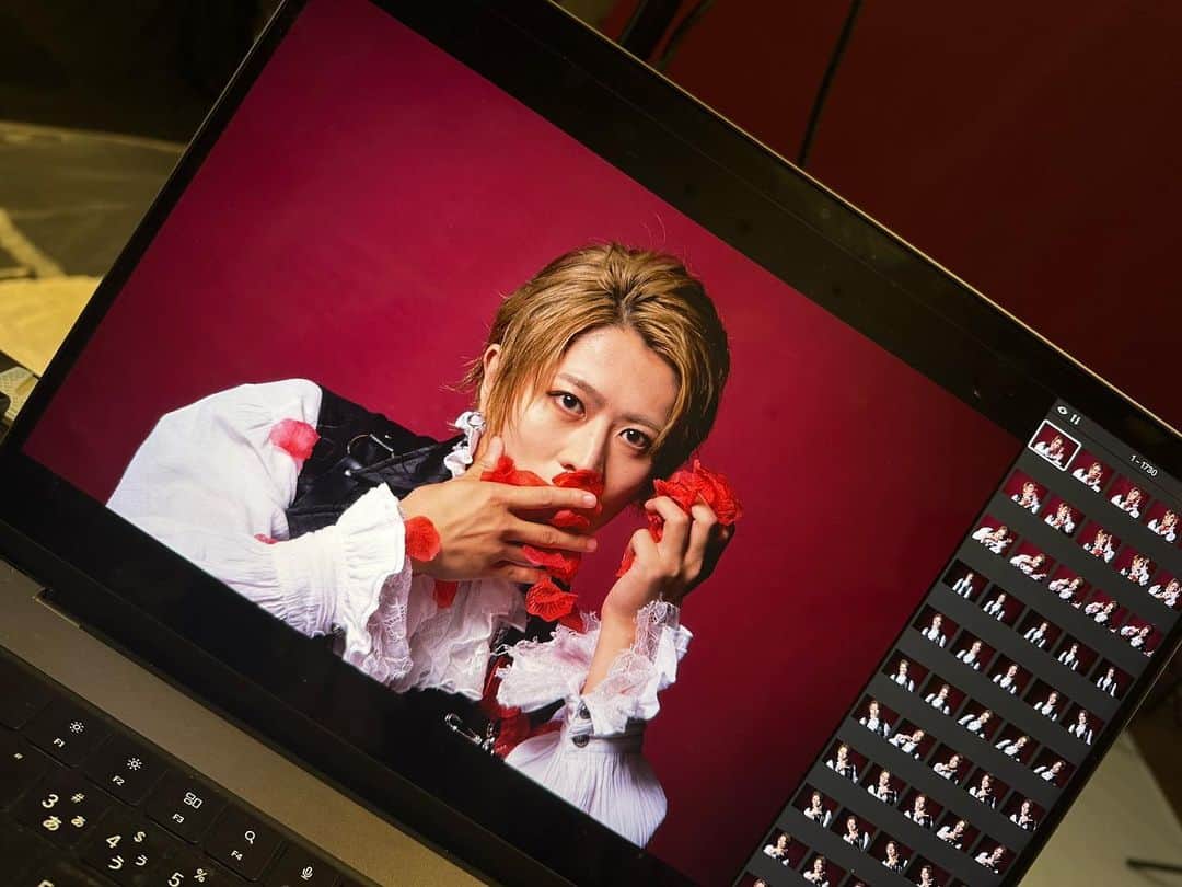 服部武雄のインスタグラム：「王ステの写真を。気づけば時間が過ぎていくよね。インスタもちゃんとあげていこっ！  #王ステ #黎明の王 #役者 #舞台俳優 #一眼レフ」