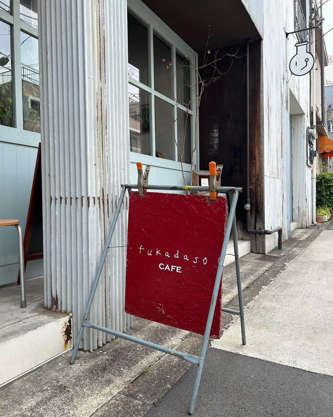 田中梨瑚さんのインスタグラム写真 - (田中梨瑚Instagram)「・   @spoon.kiyosumi 🥄 名前はど忘れしたけど、とりあえずカタカナ。ノンアルのカクテル。 一緒に頼んだのは、シュガークレープ。 有無を言わせない美味しさ😌💖  ・  @fukadasocafe  レトロな店内が素敵でした☕️✨️ ここではアイスカフェラテを頂きました☺︎  @ease_tokyo  紅茶のチーズケーキと抹茶のロールケーキ。 プリンも気になったのでまたリベンジしよっ✊🍮  ・  カフェ巡りに夢中で写真を撮り忘れるという失態。🥹 とういわけで、シンプルにカフェをシェアハピ😊🫶  ・   #spoonkiyosumishirakawa   #fukadaso  #fukadasocafe   #清澄白河カフェ  #清澄白河グルメ   #ease  #patisserieease   #日本橋カフェ  #茅場町カフェ」8月8日 12時34分 - riko_2768