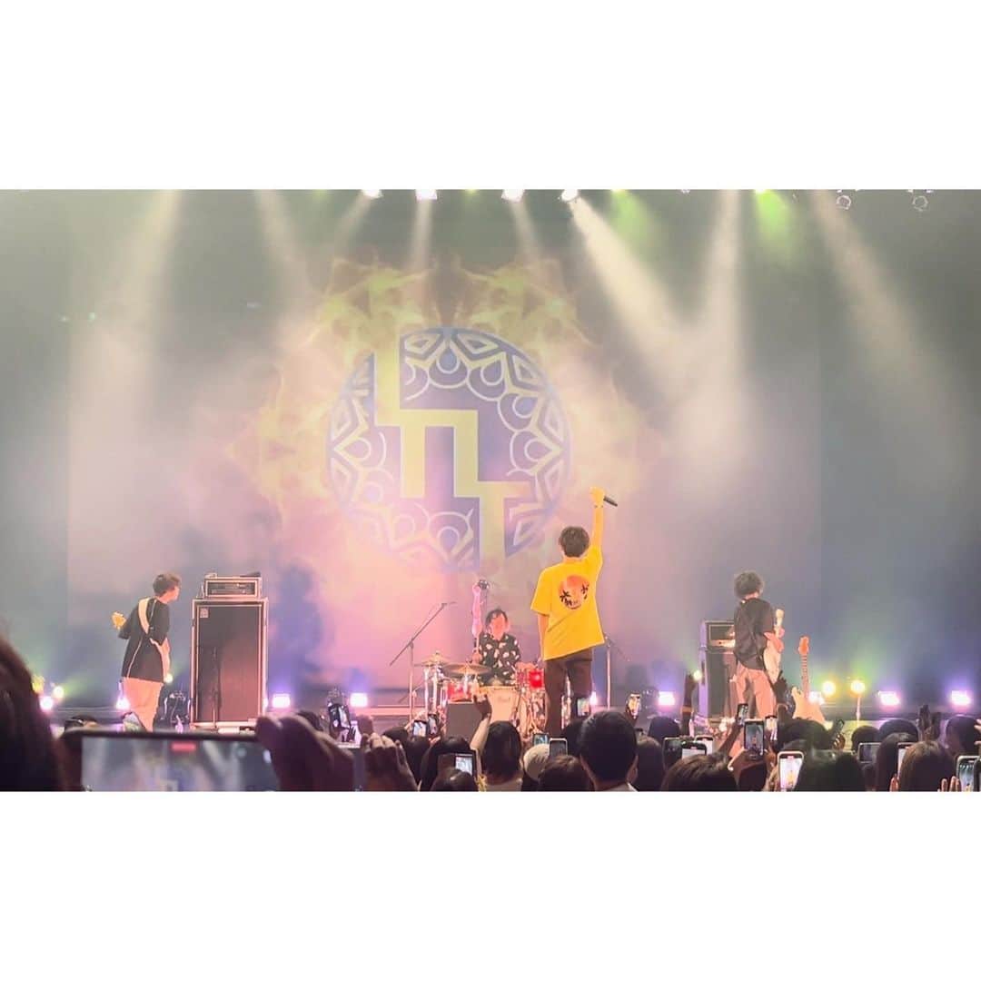水城聖那のインスタグラム：「ㅤㅤㅤㅤㅤㅤㅤㅤㅤㅤㅤㅤㅤ ㅤㅤㅤㅤㅤㅤㅤㅤㅤㅤㅤㅤㅤ 【ラトゥラトゥㅤㅤㅤㅤㅤㅤㅤㅤㅤㅤㅤㅤㅤ3rdLIVE ログインOSAKA】 ㅤㅤㅤㅤㅤㅤㅤㅤㅤㅤㅤㅤㅤLIVE初参戦してきた✊🏻‪❤️‍🔥ㅤㅤㅤㅤㅤㅤㅤㅤㅤㅤㅤㅤㅤ ㅤㅤㅤㅤㅤㅤㅤㅤㅤㅤㅤㅤㅤㅤㅤㅤㅤㅤㅤㅤㅤㅤㅤㅤㅤㅤ  生歌🎤に生タケヤキ🐙ㅤㅤㅤㅤㅤㅤㅤㅤㅤㅤㅤㅤㅤ かっこよすぎた🥲👏🏻💕ㅤㅤㅤㅤㅤㅤㅤㅤㅤㅤㅤㅤㅤ ㅤㅤㅤㅤㅤㅤㅤㅤㅤㅤㅤㅤㅤㅤㅤㅤㅤㅤㅤㅤㅤㅤㅤㅤㅤㅤ  最後撮影許可出してくれるあたり ほんと神、最高🤦🏻‍♀️✨ㅤㅤㅤㅤㅤㅤㅤㅤㅤㅤㅤㅤㅤ ㅤㅤㅤㅤㅤㅤㅤㅤㅤㅤㅤㅤㅤ ㅤㅤㅤㅤㅤㅤㅤㅤㅤㅤㅤㅤㅤ 追加名古屋も行けたらいいな🥺💭 ㅤㅤㅤㅤㅤㅤㅤㅤㅤㅤㅤㅤㅤ ㅤㅤㅤㅤㅤㅤㅤㅤㅤㅤㅤㅤㅤ #タケヤキ翔 #ラトゥラトゥ #latuuu #ラトゥラトゥ3rdllveログインosaka」