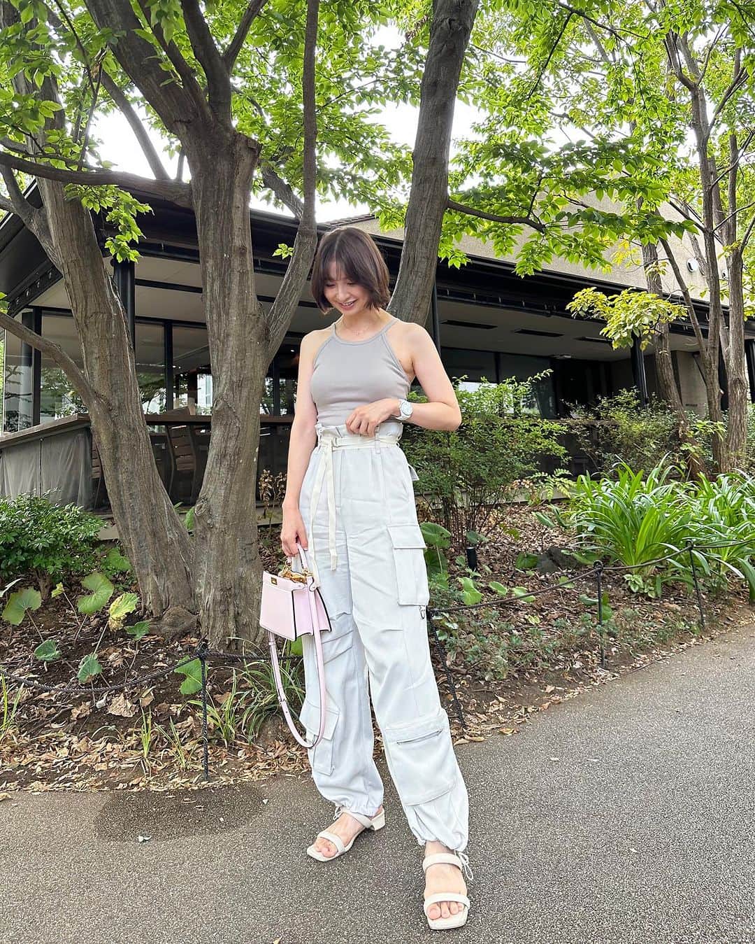 篠田麻里子さんのインスタグラム写真 - (篠田麻里子Instagram)「毎朝自分に何が着たいか尋ねて、今日はこれだった☝️✨ @yukimikawashima   ゆきみちゃんが作るpantsは本当に形が綺麗で好き😘  tops @chaos_tokyo.jp  pants @wrinn_   #夏服」8月8日 22時08分 - shinodamariko3
