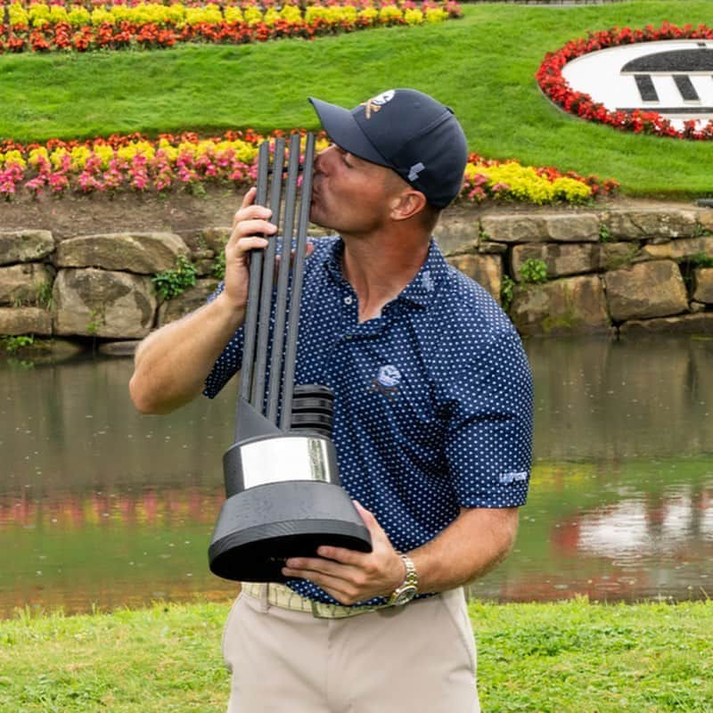 グレグ・ノーマンのインスタグラム：「A remarkable weekend for champions @brysondechambeau and @torquegc_ 👏 Congratulations.」