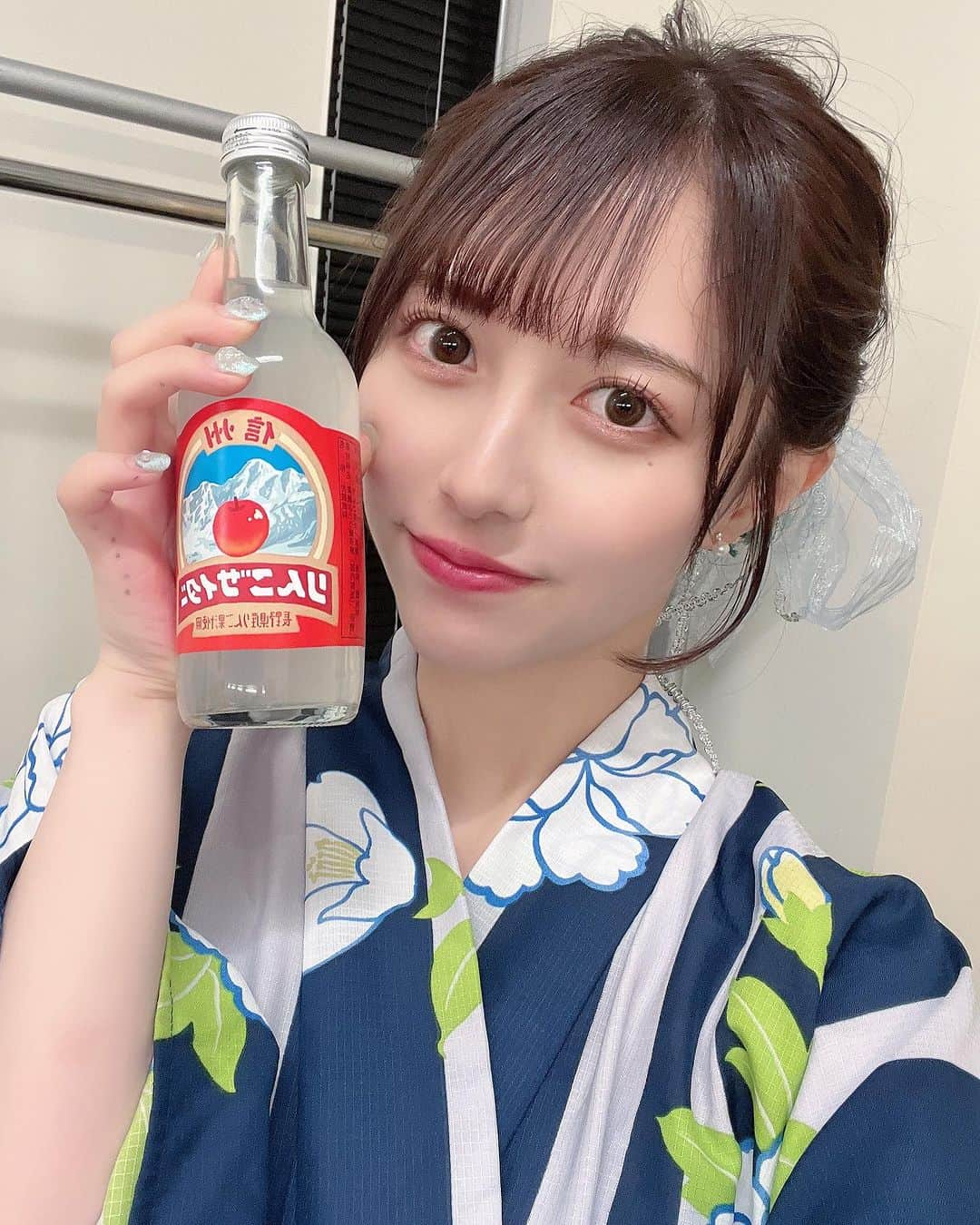 保科凜さんのインスタグラム写真 - (保科凜Instagram)「夏といえばなにーー？？  りんはラムネと冷やし中華！  ・ ・   #idol  #japanesegirl  #jamscollection  #selfie  #like  #followme  #yukata  #vasara #yukatagirl  #instagram   #アイドル #ジャムズ #保科凜 #浴衣 #浴衣女子  #浴衣ヘア」8月8日 22時16分 - tottoko_lin