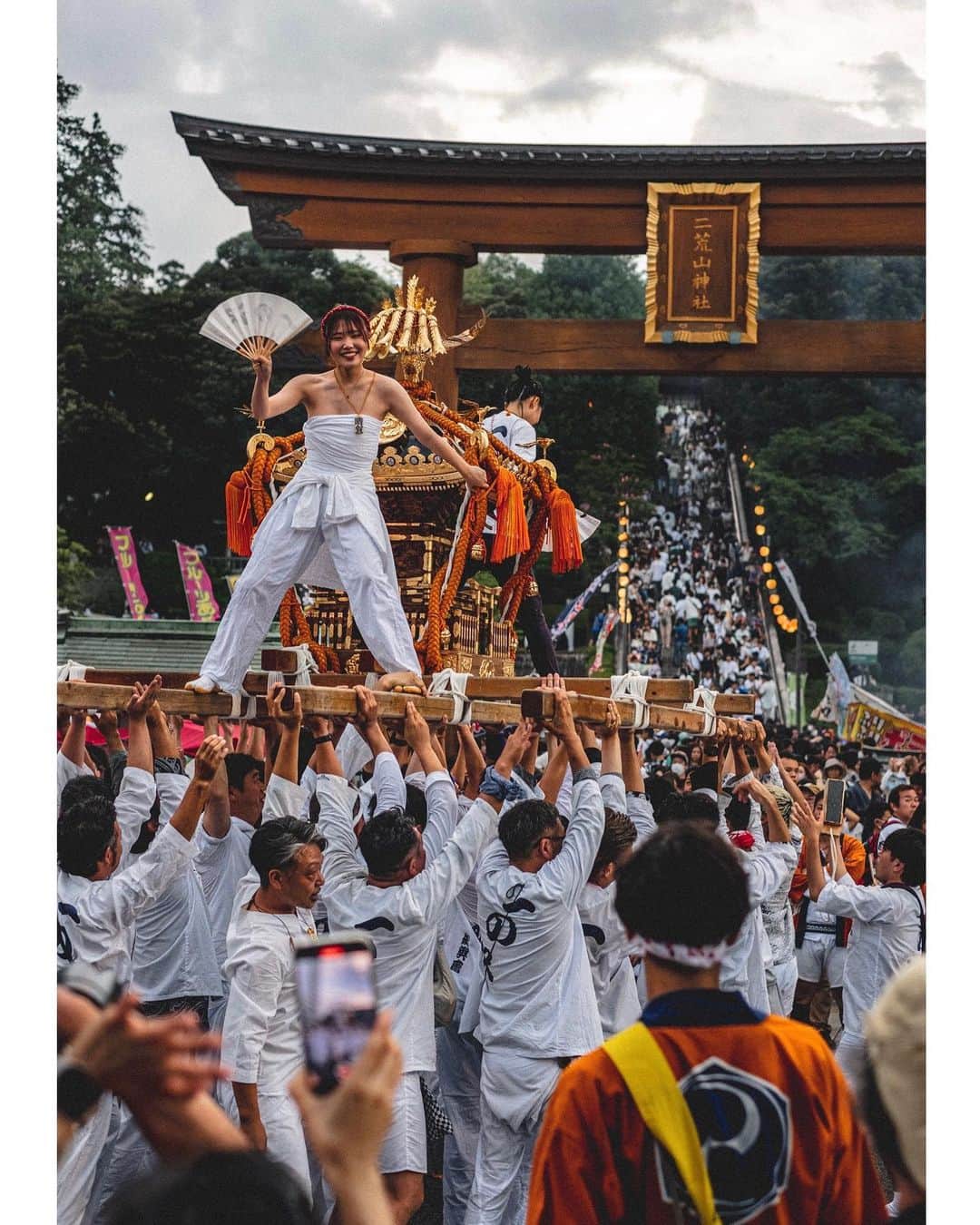 山中海輝のインスタグラム：「那須から急遽、餃子を食べに宇都宮へ。  そしたらふるさと宮まつりに丁度被ったので記念にFujifilmで数枚収めた。  餃子は5店舗食べ比べた結果、香蘭が自分的には優勝。  そんな週末でした。」