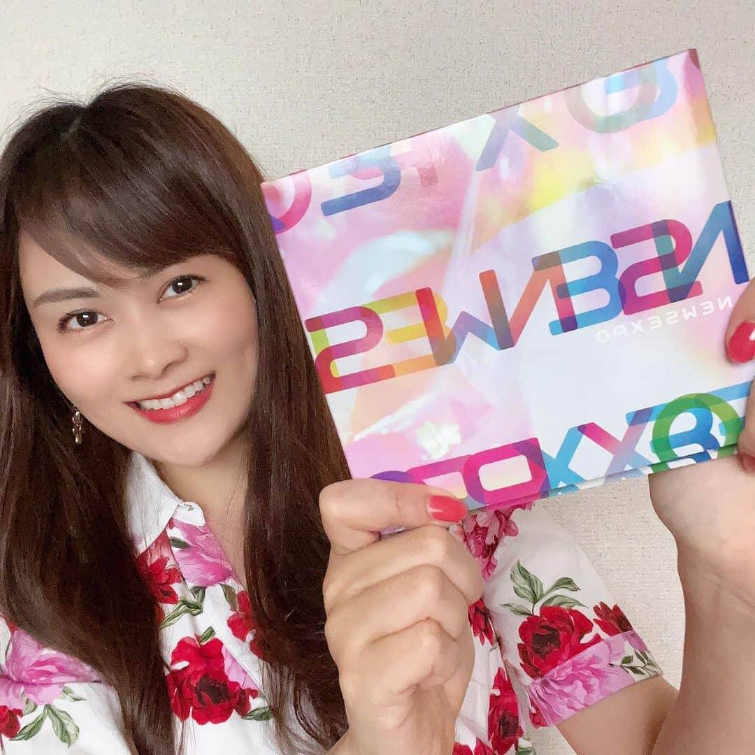 野本愛さんのインスタグラム写真 - (野本愛Instagram)「NEWS EXPO初回限定盤A 初フライングゲットしました🥰💚✨✨  加藤シゲアキくんファンになったのは 2021年1月からで それまでの活動はあまり知らないし 曲も知らないの多いから 過去の曲聞けて嬉しいな😃  シゲアキくんセレクトの曲もちゃんと聴いてみたくて 初回限定Bとめちゃくちゃ迷って 5日間くらい迷ったけど やっぱりシゲアキくんの作る作品が好きだから 脚本書いた映像が見られる 初回限定盤Aにした😆💚💚  10月のライブも今から 楽しみだなー❣️❣️  少し先の未来に楽しみがあると その間ずっとワクワクした気持ちでいられて 最高ですね👸💎💕✨✨  NEWSの曲は歌詞も良くて 頑張ってる人や 挫折した人の心に染み渡るのも あって本当いい曲だから 聴いてみてほしいなー😃🎶  #newsexpo #NEWS20th #news_expo #加藤シゲアキ #加藤シゲアキのある生活 #シゲちゃん #newsファン #推し活 #推し活女子 #推しがいる生活 #増田貴久 #小山慶一郎 #音楽のある生活 #音楽好き #フライングゲット #フラゲ #フラゲ日」8月8日 22時29分 - himemode