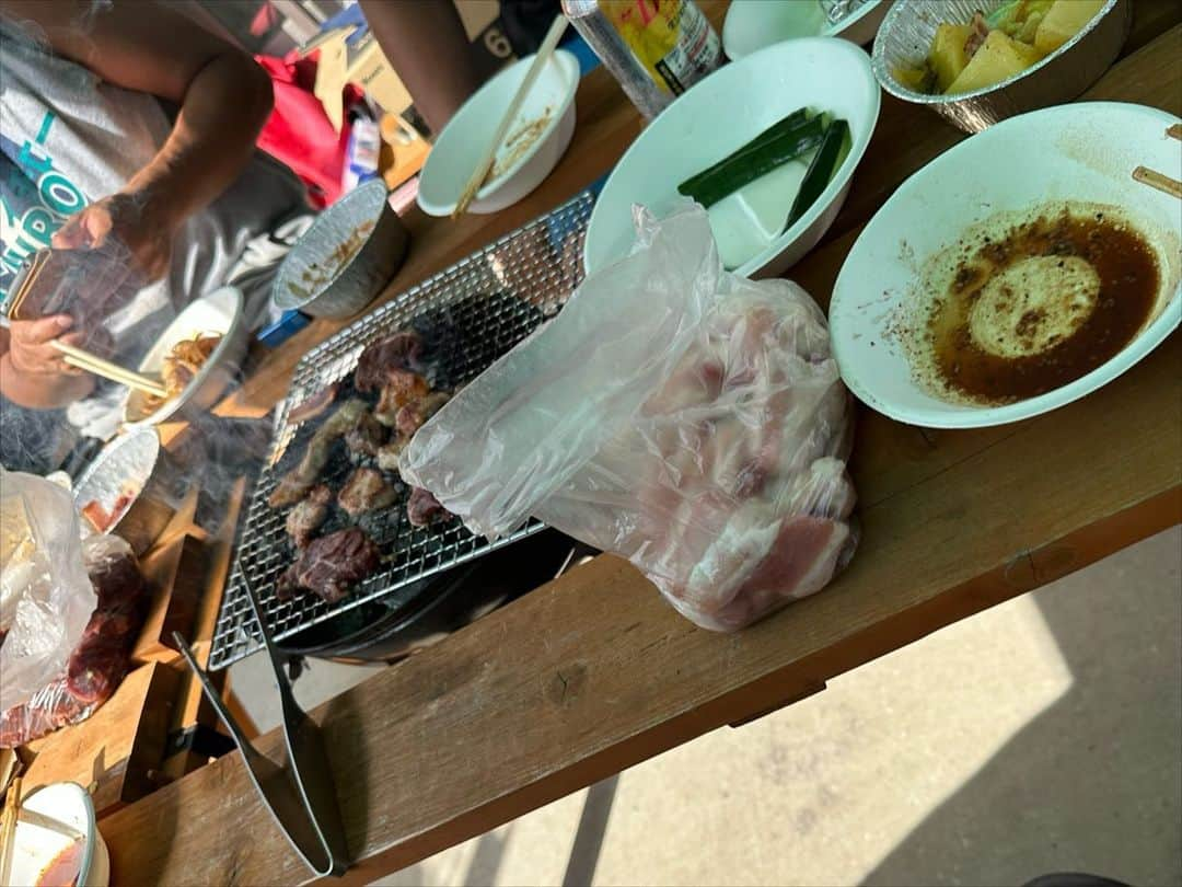 こいずみさきさんのインスタグラム写真 - (こいずみさきInstagram)「ソフトボール終わりのBBQ最高っすね！ 肉もお酒も美味しい🤤 #ソフトボール #softball #bbq #肉 #バーベキュー #お酒」8月8日 22時34分 - kizm_sk