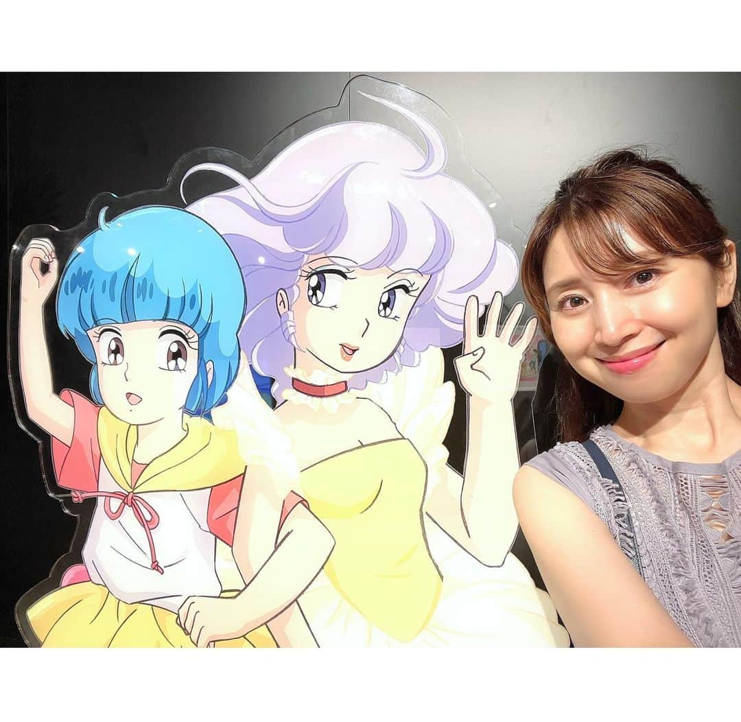 中野公美子さんのインスタグラム写真 - (中野公美子Instagram)「先日、クリィミーマミ40周年記念展に行って来ました💜 あぁ〜めちゃくちゃ可愛いかった〜😍😍😍 小学生の頃からクリィミーマミが大好きなのですが、 今見てもときめいてキュンします🩷  原画や当時の作品やグッズ、 最新の描き下ろしなど見応えとてもありでした😊  クリィミーマミは40周年！ 大阪パフォーマンスドールは30周年！ お互いおめでたい年ですね🥰  #魔法の天使クリィミーマミ #クリィミーマミ40周年記念展  #高田明美　先生 #クリィミーマミ推し #有楽町マルイ #opd30周年 #中野公美子 #46歳」8月8日 22時35分 - kumikorion