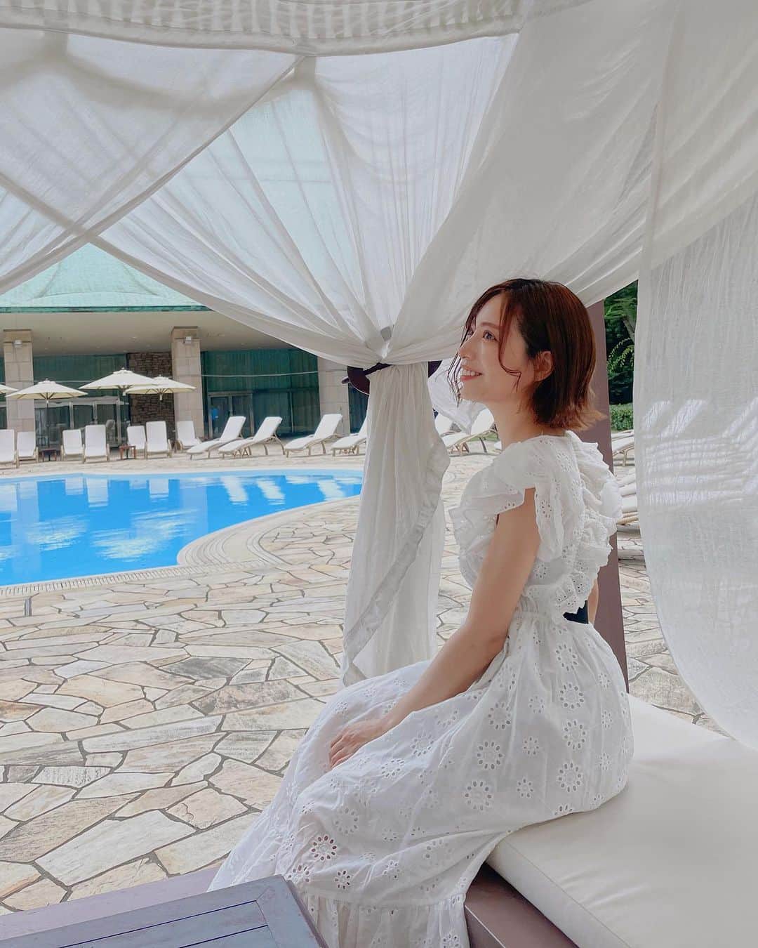 のインスタグラム：「この夏色々な場所に行けてて嬉しい☺️写真は  📍#プリンスホテル新高輪  ホカンスにもオススメでナイトプールも楽しいよ〜✨ ドレスは #sheinコーデ  . . . そしてsheinといえば COLORZ powered by SHEINが開催されます🎉 . . COLORZ powered bySHEIN の オリジナルのTシャツに合わせてコーデ組むよ🙆‍♀️ . . 楽しみすぎる😊 . クーポンコード CLZ23 0〜5999円15%オ 6,000円以上20%オフ  有効期限 2023/08/31 クーポン使ってお得にお買い物してね〜🫶 . . . . #SHEIN #SHEINコーデ #COLORZwithSHEIN2023 #sheinlovesyokohama #beSHEINモデル#ホカンスコーデ #ホカンス東京」