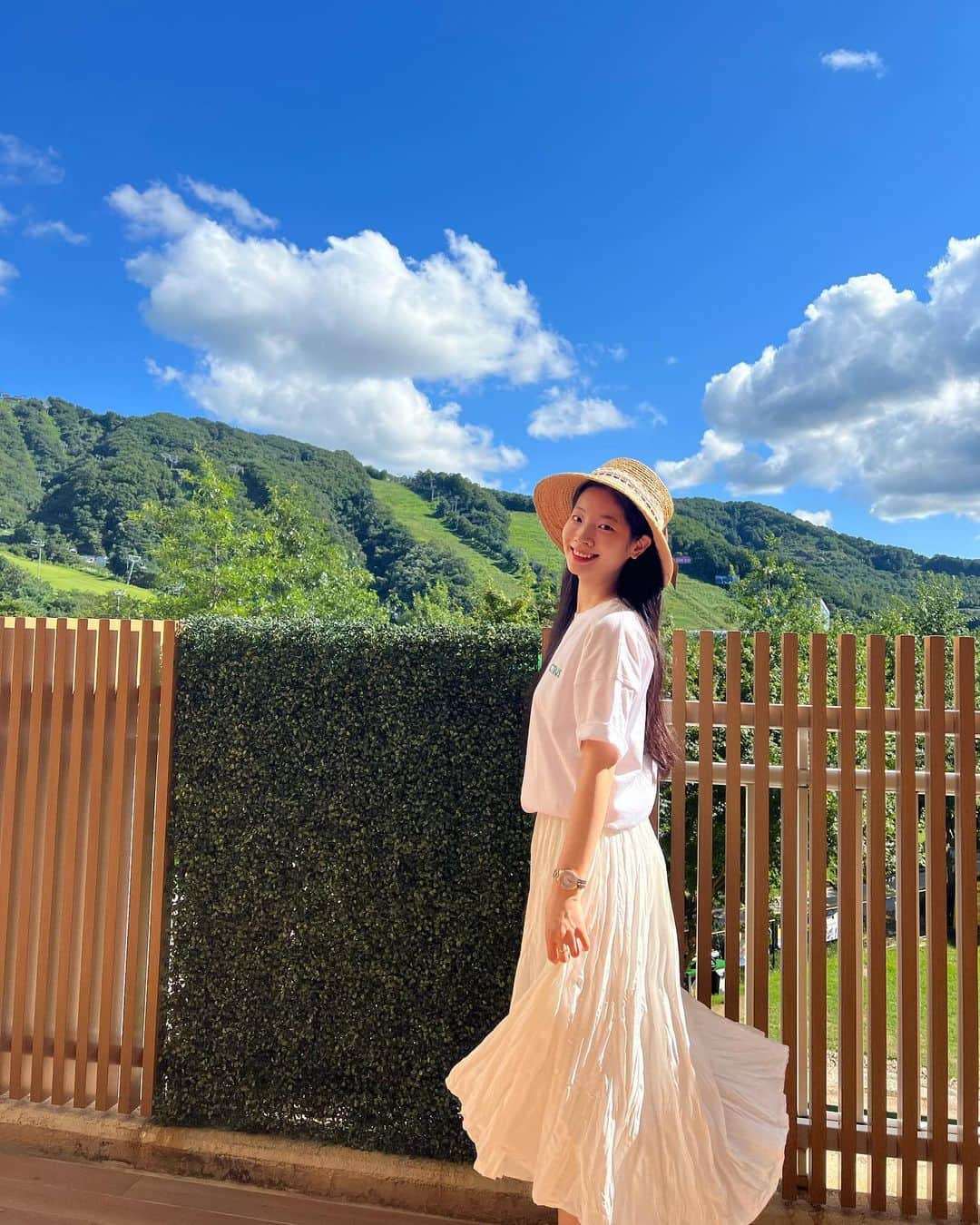 ダヒョンのインスタグラム：「무궁화 꽃이 피었습니다🌸」