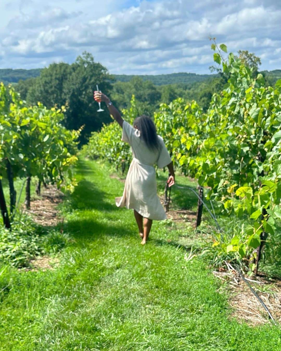 アシュリー・ヘンダーソンさんのインスタグラム写真 - (アシュリー・ヘンダーソンInstagram)「Luxury is the experience🍷」8月8日 23時00分 - iamsimplyash