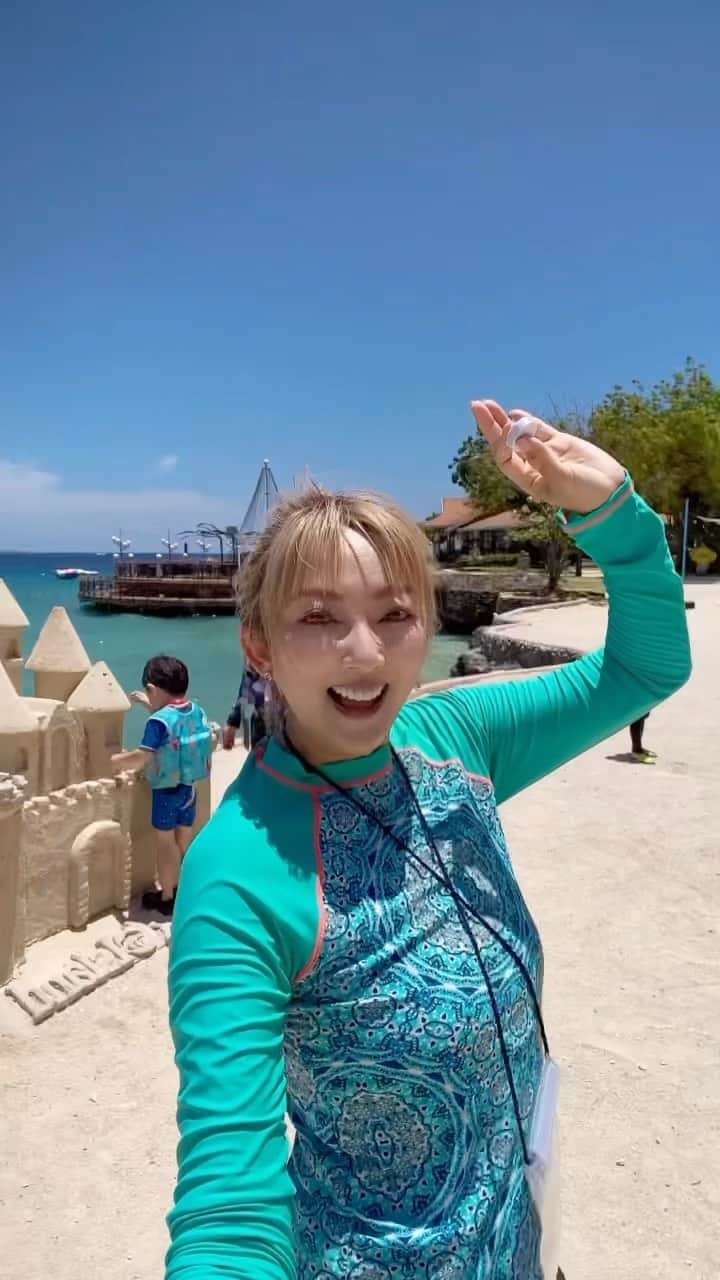 山田まりやのインスタグラム：「♡  @qqenglish_ryugaku で 平日授業😄📝 土日はお出かけ😆🎉✨  先日マクタン島の Jpark Waterpark Cebuにて なんと♡  #優木まおみ ちゃん @yukimaomi に会えました😍  夜ご飯まで一緒に過ごせて いっぱいお話し出来て楽しかったぁ😆🎉💗  #留学 #海外留学 #フィリピン留学 #語学留学 #英語学習 #英会話 #セブ島 #セブ島留学 #短期留学 #QQenglish #itpark #cebu #toeic #留学生活 #フィリピン #Philippines #夏休み留学 #親子留学 #夏季留学」