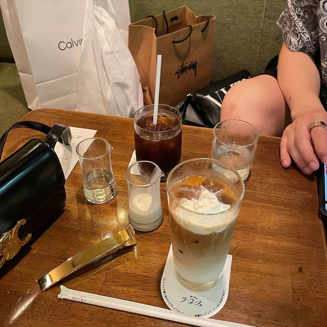 のインスタグラム：「⁡ 最近の生きてて良かったシリーズ ⁡ 2〜3枚目 📍南森町駅(大阪) ✔️焼肉どて ⁡ 4枚目 📍奈良駅 ✔️染谷商店 ⁡ 5枚目 📍大阪駅 ✔️Teppanyaki×Wine あかくろ ⁡ 6枚目 📍裏難波 ✔️鶏尽 ⁡ 7〜8枚目 📍裏難波 ✔️鮨なかもと ⁡ 9〜10枚目 📍野田駅(大阪) ✔️さんま半立ち食堂 ⁡ ほんまご飯って最高〜😆😆😆😆」