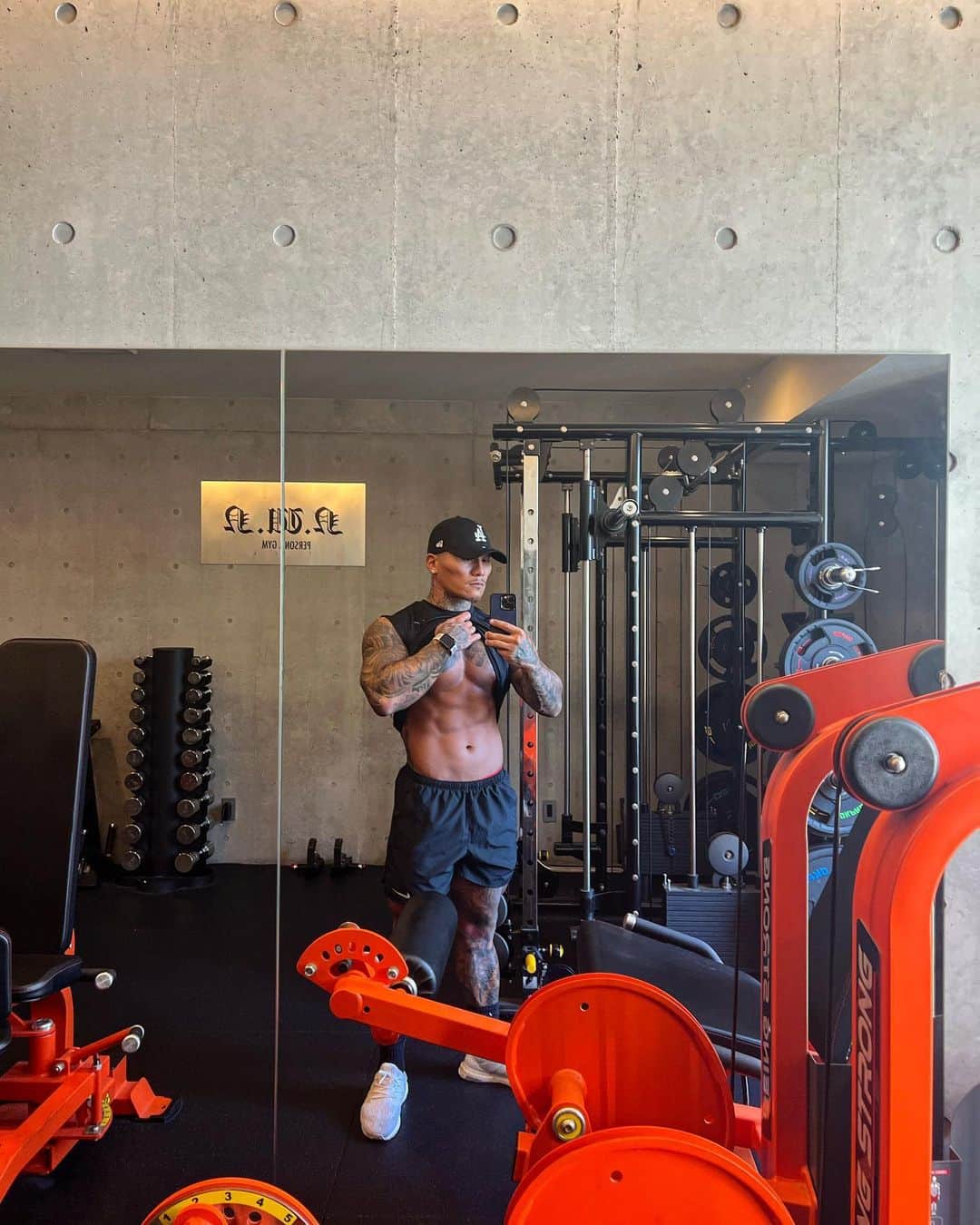 のインスタグラム：「#physique」