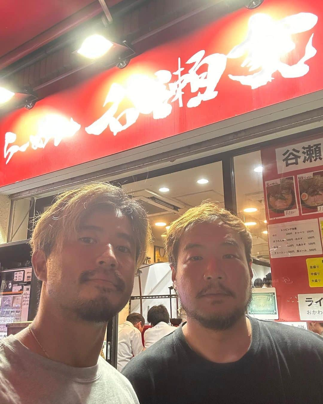 小平智のインスタグラム：「新橋のラーメン谷瀬屋🍜 コメントで多かったから行ってきました👍めちゃ美味しかった🤩 ラーメン巡りハマりそう❗️そして太りそう😂 #ラーメン #ラーメン巡り #谷瀬屋 #新橋 #太る #金原原碩 ゴルフコーチ #小平智」