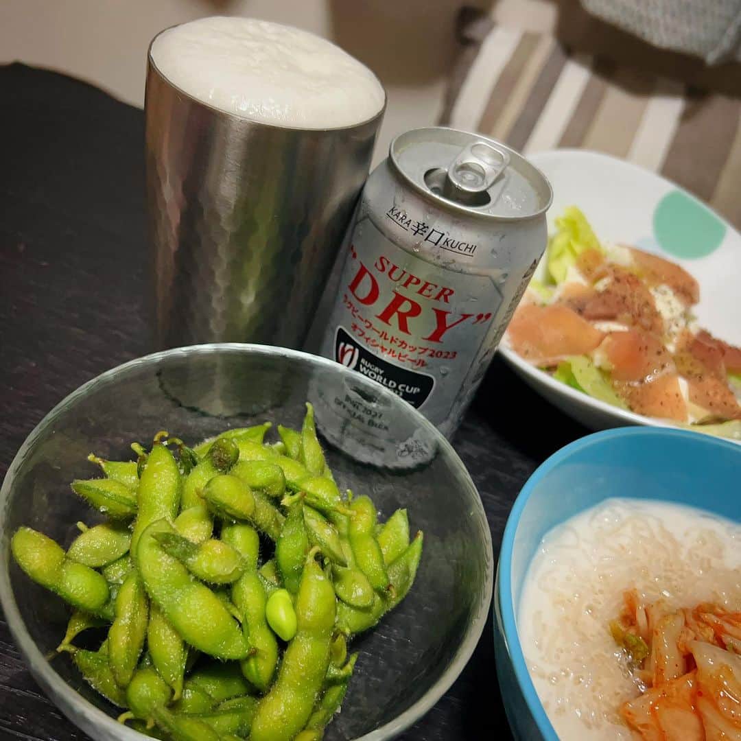 のインスタグラム：「タップandシアタージャズ ダンス2レッスンDAY🎶 真夏のレッスンは大変だけど💦 終わってからのビール🍺が美味しいよねぇ👍 頂き物の #採れたて枝豆 🫛と プハー😋❣️」