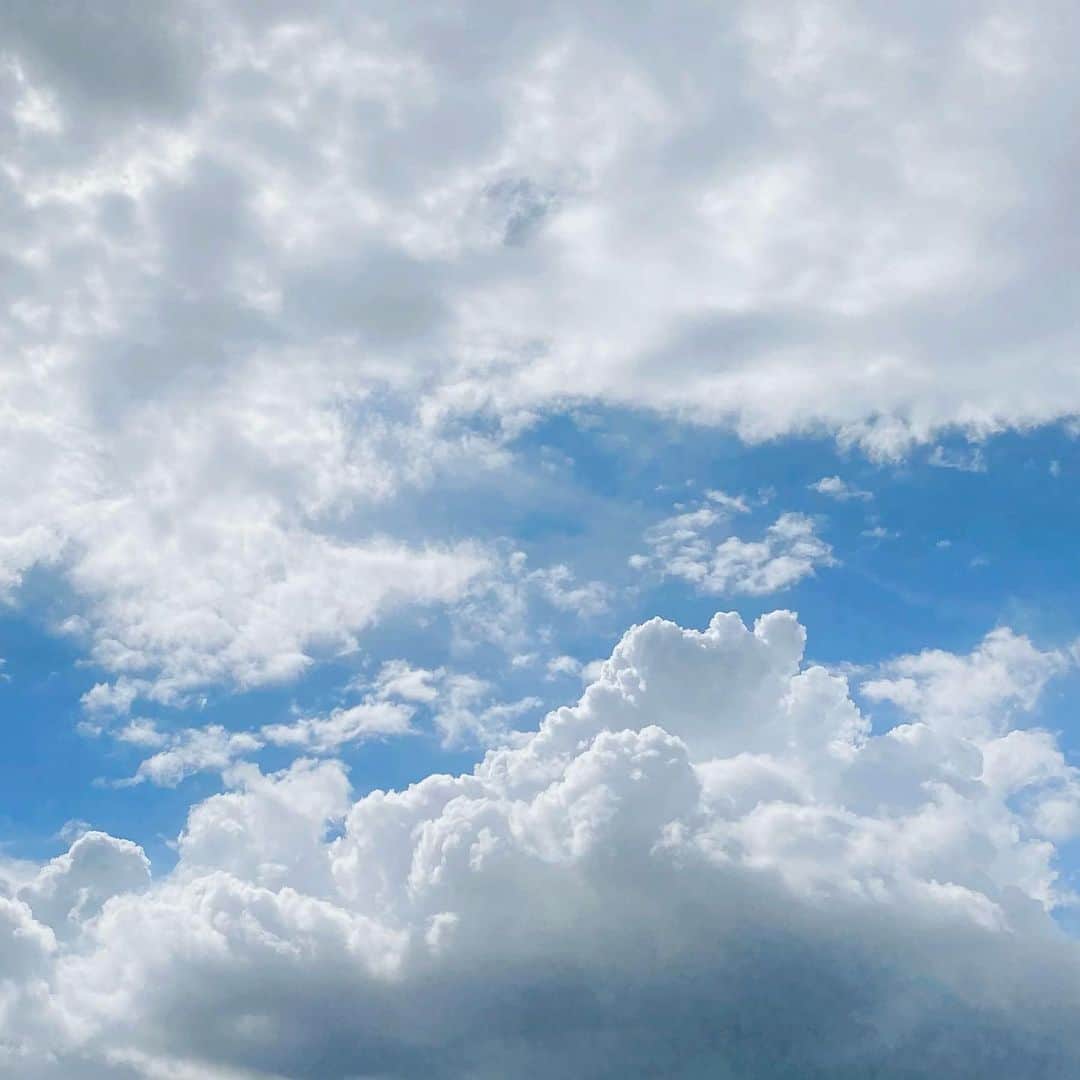 とまやゆさんのインスタグラム写真 - (とまやゆInstagram)「空は高いねって」8月8日 14時28分 - tomoya_yu