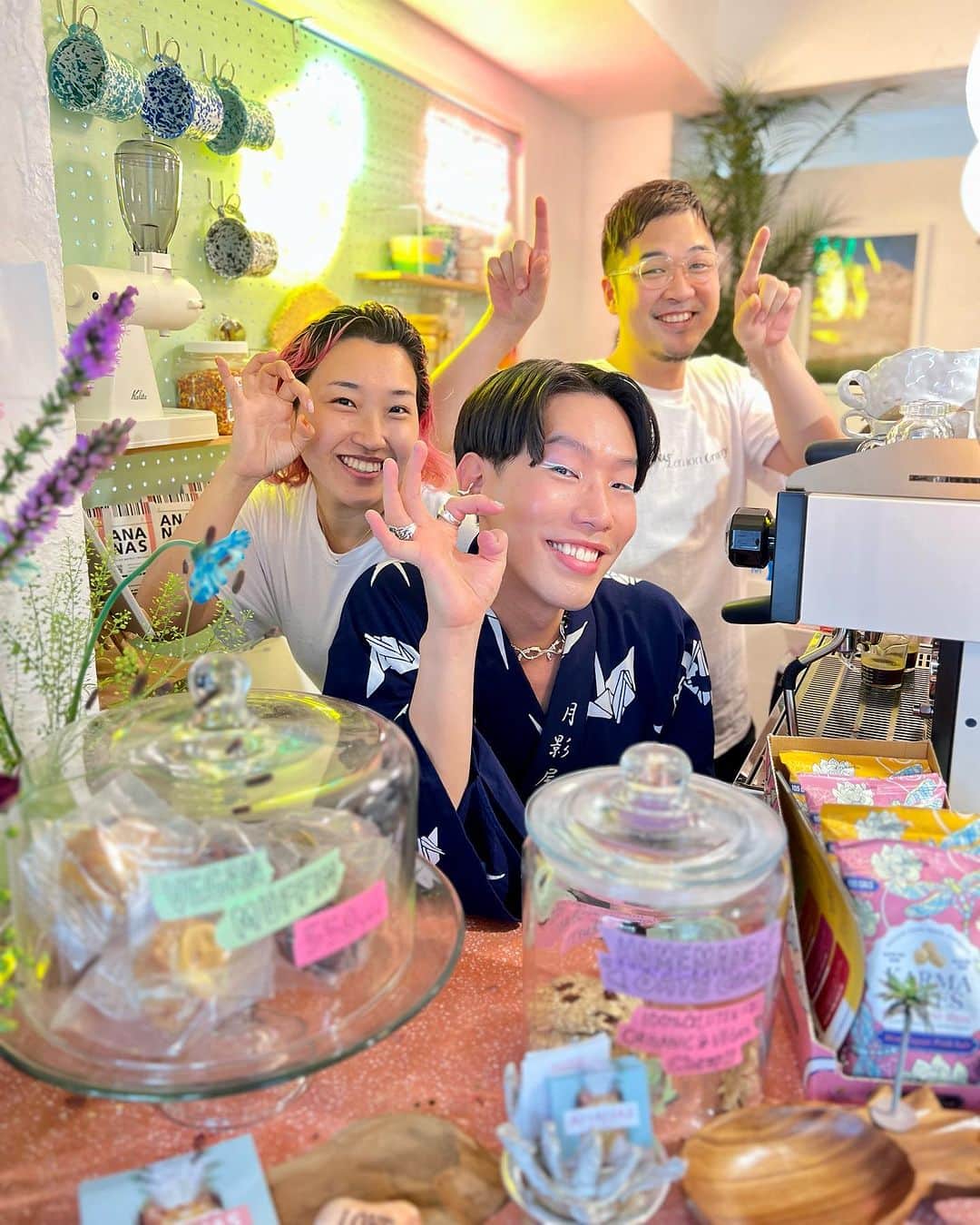 坂口涼太郎さんのインスタグラム写真 - (坂口涼太郎Instagram)「🍍💐 @ananas_tokyo_  グッチ・アイの拠点でもあるアナナス1周年おめでとう。 タコライス激うま。 今日はアイコー百円やって。 大盤振る舞い❤️‍🔥 #ananascoffeetokyo」8月8日 14時33分 - ryotarosakaguchi