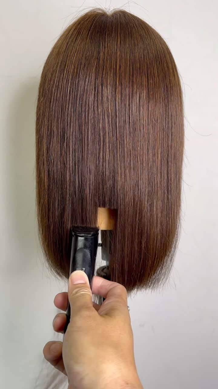 鶴谷和俊のインスタグラム：「バリカンで遊んでからボブカット  Play with clippers. cut bob from there.  #hair  #hairstyle #hairstyles #hairstyleideas #hairstylest #hairstyleoftheday #hairstyle #hairstylevideo #hairstyletutorial #hairstyles_ideas.」