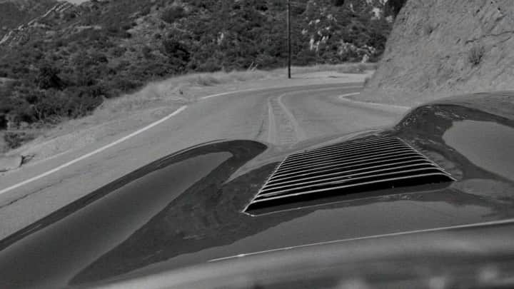 ジェンソン・バトンのインスタグラム：「The most fun I’ve had at 25mph!  #stuntroad #classic #car #cruising」