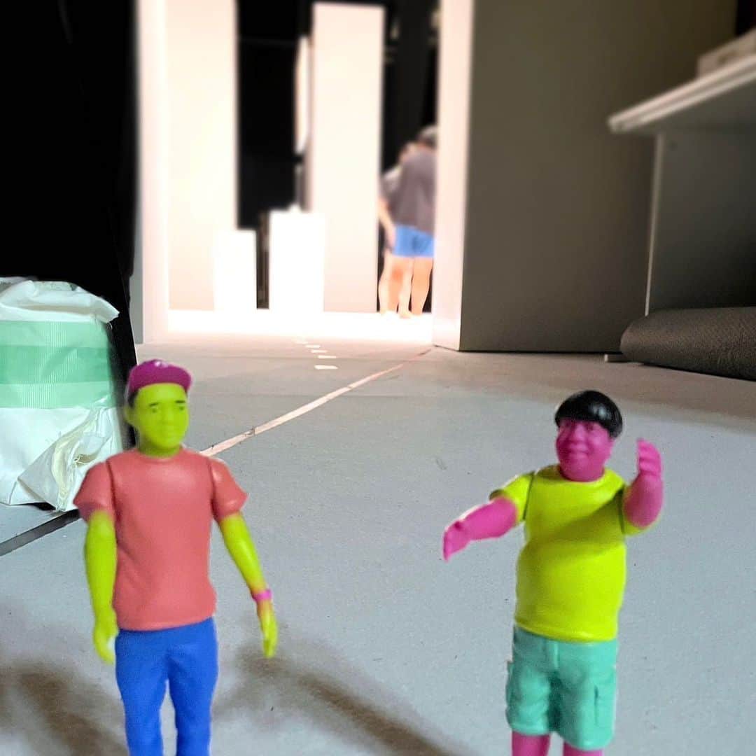 バナナマンさんのインスタグラム写真 - (バナナマンInstagram)「. bananaman live 2023 O LIVE配信チケット発売中  <アーカイブ配信期間＞ 2023年8月6日（日）18:00～ 8月8日(火)23:59まで  配信チケットの販売は本日19:00までとなります。 ※ご視聴期限は本日23:59まで  詳しくは下記よりご確認ください。  https://l-tike.zaiko.io/e/bananamanlive2023  #bananaman  #bananamanlive  #バナナマン  #バナナマンライブ」8月8日 15時38分 - bananaman_goods_official