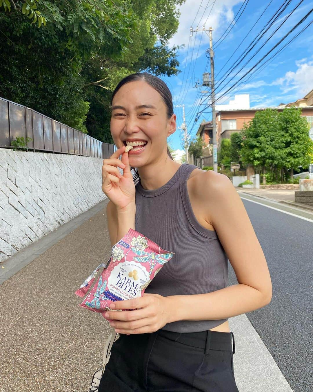 タヤネさんのインスタグラム写真 - (タヤネInstagram)「最近お気に入りのおやつ @karmabites.japan 😋  ヘルシースナックだから嬉しい！  ピンクソルト味、シンプルで好き💗  @kaldicoffeefarm で買えるよ〜✨」8月8日 15時41分 - thayaneinazu