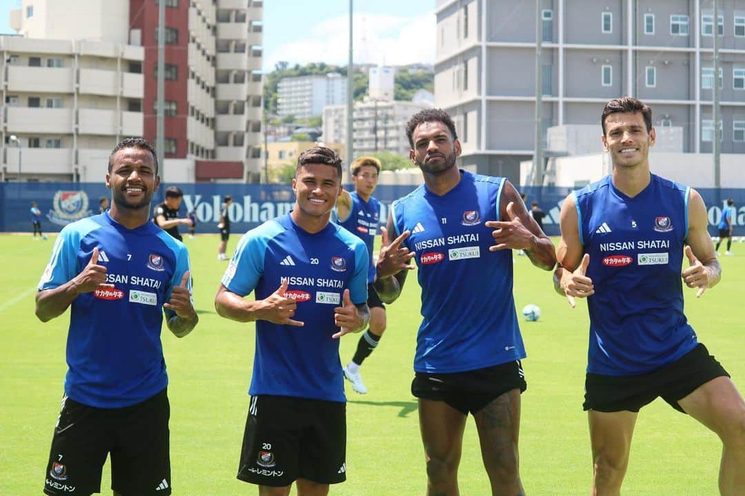 横浜F・マリノスさんのインスタグラム写真 - (横浜F・マリノスInstagram)「Amigos🇧🇷🤙 #fmarinos #エドゥアルド #エウベル #アンデルソンロペス #ヤンマテウス」8月8日 16時07分 - yokohamaf.marinos