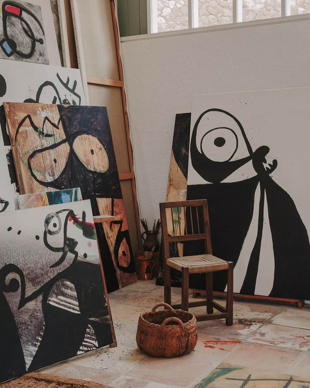 C E R E A Lさんのインスタグラム写真 - (C E R E A LInstagram)「More from Miró’s studio in Mallorca.   Taller Sert, Cereal Volume 18, 2019.  📷: @_marinadenisova_ 🖊: @lkbrook」8月8日 16時21分 - cerealmag