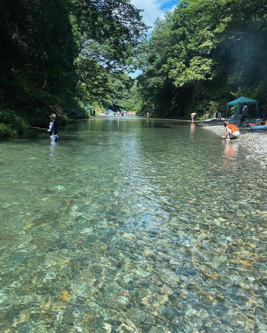 のインスタグラム：「夏休みスタート🌳  川遊び楽しすぎた 今年も沢山遊ぼうね！」