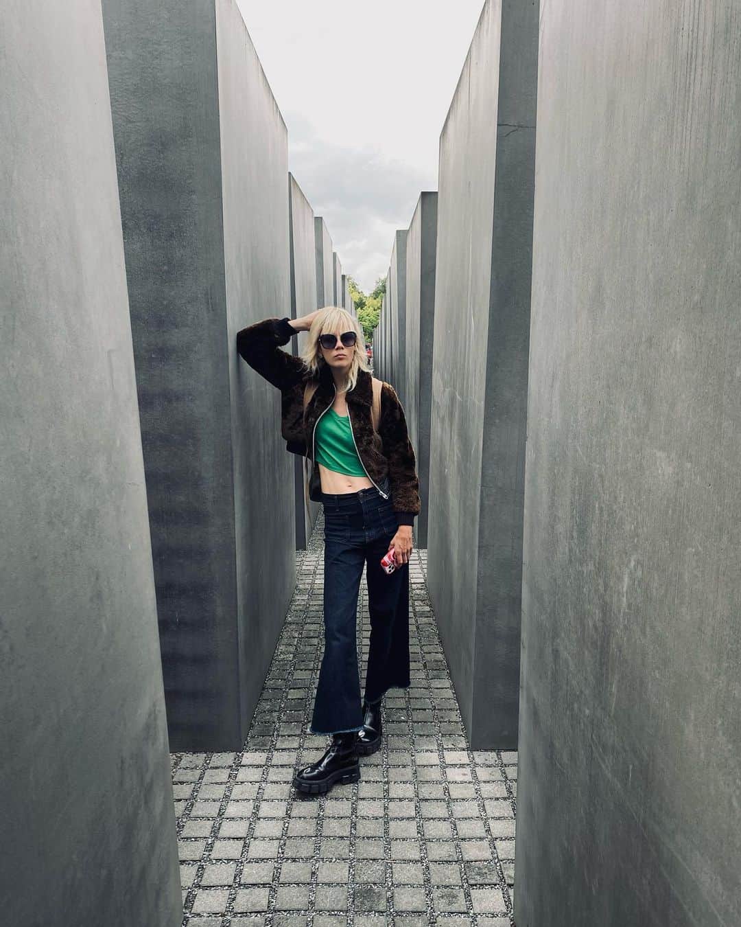 マリヤン・ジョンクマンのインスタグラム：「Worktrip to berlin with @sakua.kambong & cato」