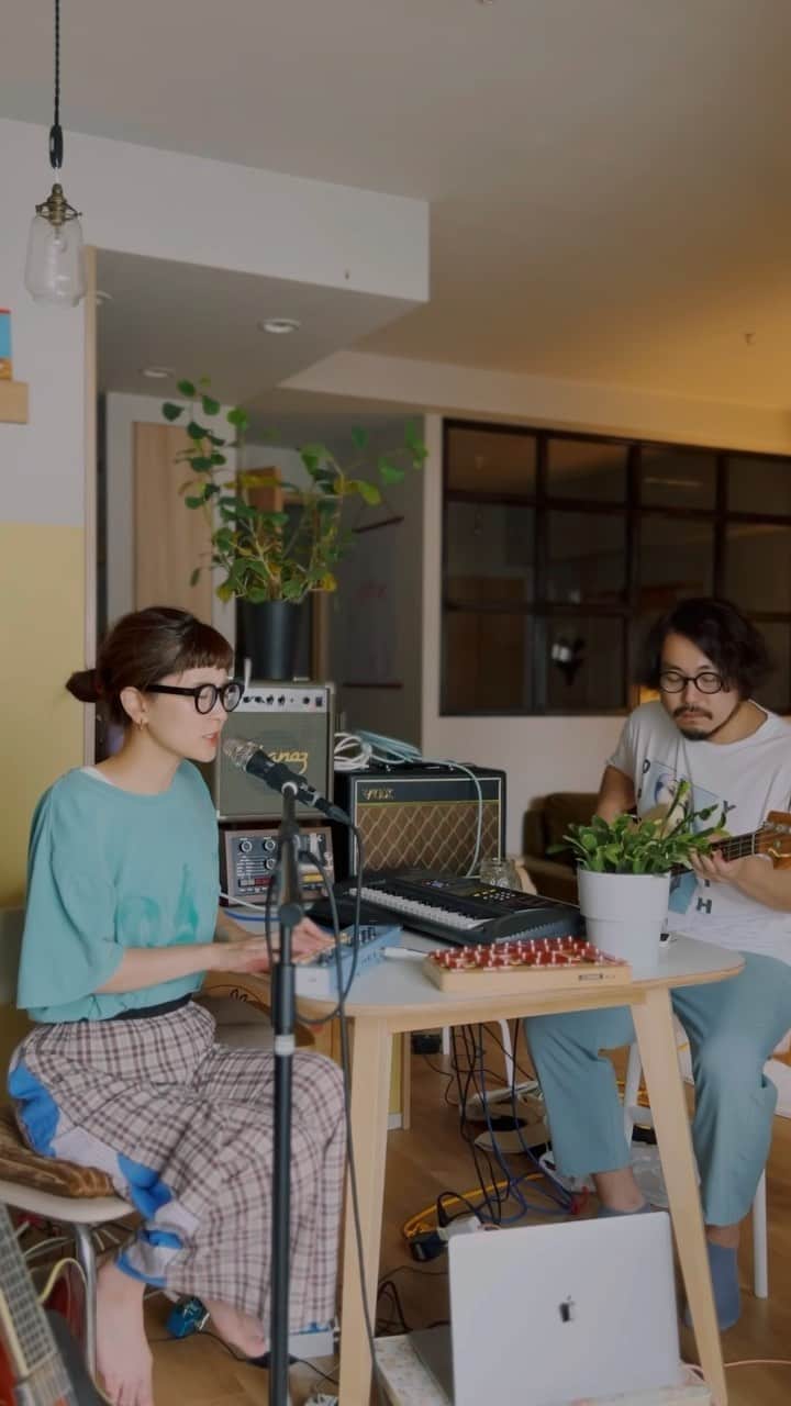YeYeのインスタグラム：「🐬done with all schedules thank you ありがとうございました🐬  Duo SET with @hamaaaaaaaaaaaa   8/28 mon at Urbanguild, KYOTO @imdifficult1995  9/2 sat at KYOTO MUSE @womanrecord @kyotomuse  9/23 sat at MACHIFES. , GUNMA 9/24 sun at TOKYO , @miamia_tokyo  9/30 sat at Sanroku Festival, MIYAZAKI @sanroku_festival  10/1 sun at @lastkitaryo ,SASEBO・NAGASAKI」