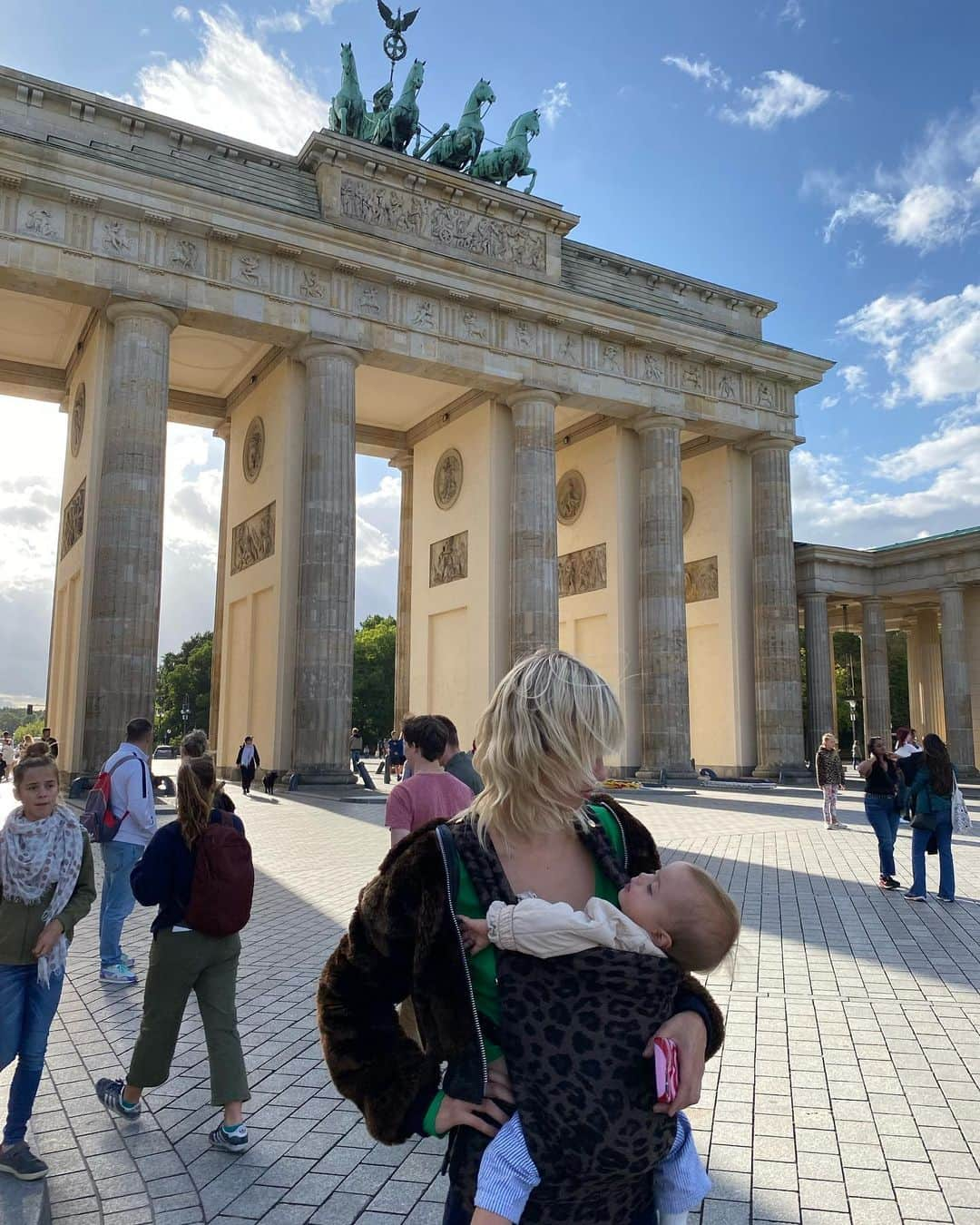 マリヤン・ジョンクマンさんのインスタグラム写真 - (マリヤン・ジョンクマンInstagram)「Worktrip to berlin with @sakua.kambong & cato」8月8日 16時37分 - marjanjonkman