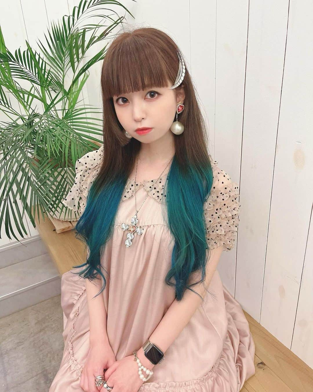 春奈るなさんのインスタグラム写真 - (春奈るなInstagram)「昨日、GOOD DAY HAIRでヘアメンテをしてきました🥰 毛先のリーチカラーの幅が大復活したよ☺️💖✨ ケアブリーチ剤でブリーチしてもらったから、リーチカラーもとってもつややか😳✨  #gooddayhair  #haircolor  #推しカラー #下北沢」8月8日 16時40分 - lunaharuna_official