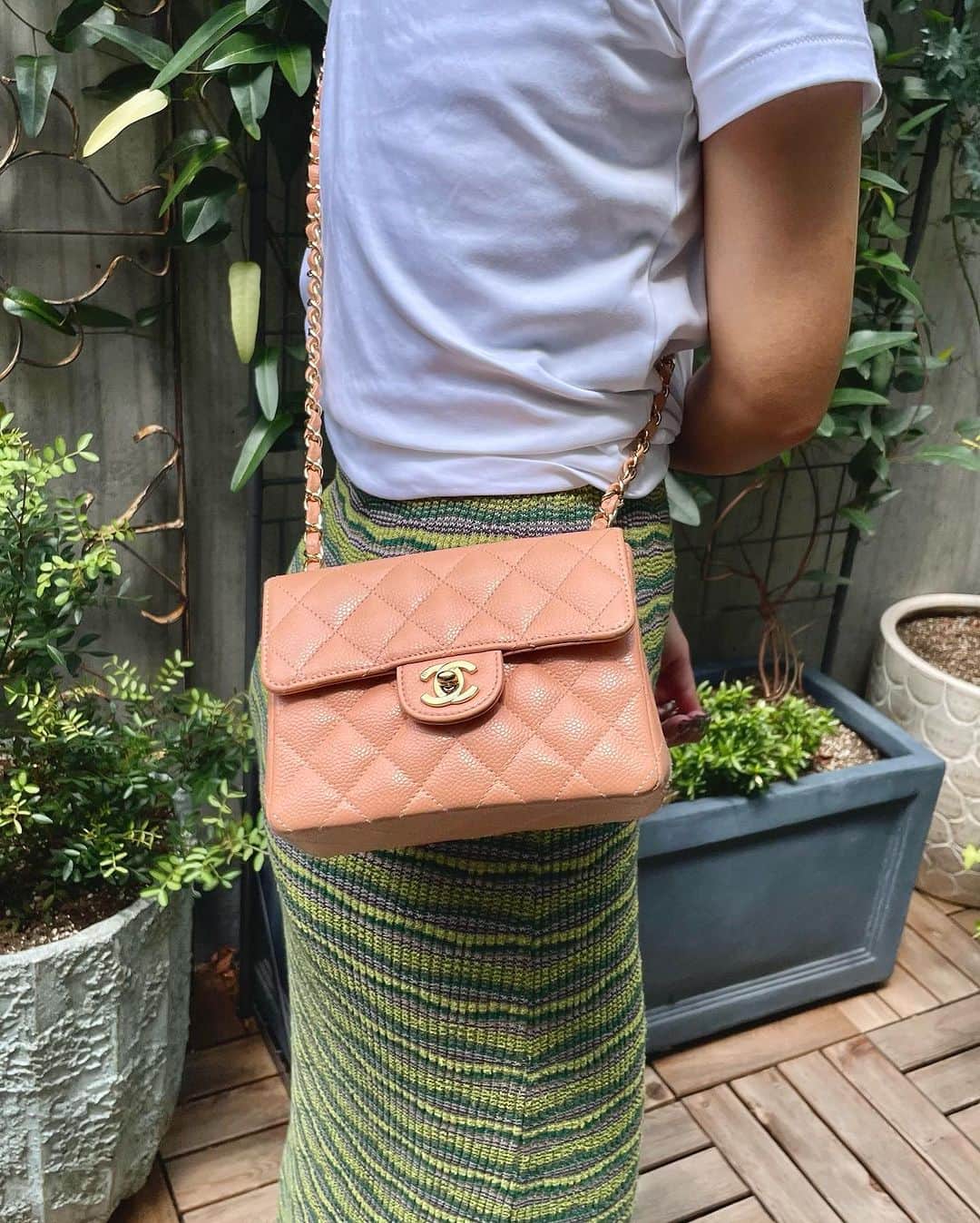 vintage Qooさんのインスタグラム写真 - (vintage QooInstagram)「Recommends #chanelvintage items   ▼Customer service English/Chinese/Korean/Japanese *Please feel free to contact us! *商品が見つからない場合にはDMにてお問い合わせください   ▼International shipping via our online store. Link in bio.  #tokyovintageshop #오모테산도 #omotesando #aoyama #表參道 #명품빈티지 #빈티지패션 #도쿄빈티지샵  #ヴィンテージファッション #ヴィンテージショップ #chanelvintage #chanel #vintagechanel #chanelclassic #chanellover #빈티지샤넬 #샤넬  #シャネル #샤넬클래식」8月8日 16時42分 - vintageqoo