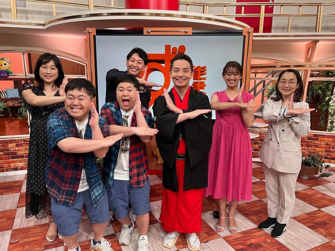 三遊亭とむさんのインスタグラム写真 - (三遊亭とむInstagram)「今日は長野県SBCずくだせテレビご覧頂きましてありがとうございました。 ずくだせオリジナル落語も披露させて頂きました。 今日は他にもラジオと信濃毎日新聞さんにも取材も！ 9月3日の披露目みなさまお待ちしております。 #錦笑亭満堂　#メイクさん感謝感激 #ザたっち　#ずくだせテレビ #できたくん　#三遊亭好楽」8月8日 16時55分 - tomusuetaka