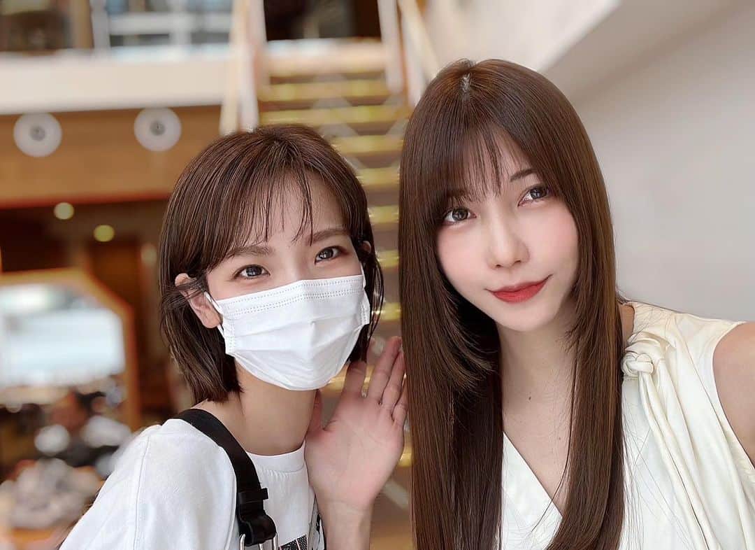 植田せりなのインスタグラム：「𝑯𝒂𝒊𝒓 𝒔𝒂𝒍𝒐𝒏♡  @yuki___waka.violet  久しぶりにゆきちゃんにカラートリートメントしてもらった時の🥰 お気に入りの髪質改善トリートメントをやってサラサラに🥺✨ 更にリピートしてやっていくとどんどん髪質が良くなるんだとか🫶 ゆきちゃんに久しぶりに会えて嬉しかったー🥰 ⠀ #violethair  #表参道美容室」