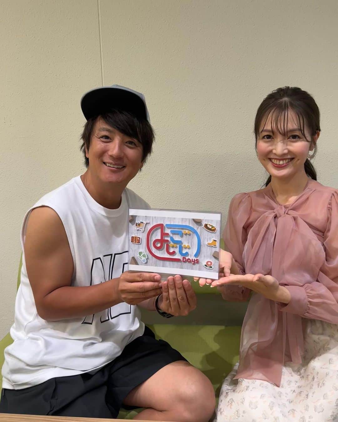 のインスタグラム：「生放送間に合って良かったw #よぴこぴ #よじごじdays  #デリシャストライク 👍  火曜staffcastいつもありがとうございます♪」