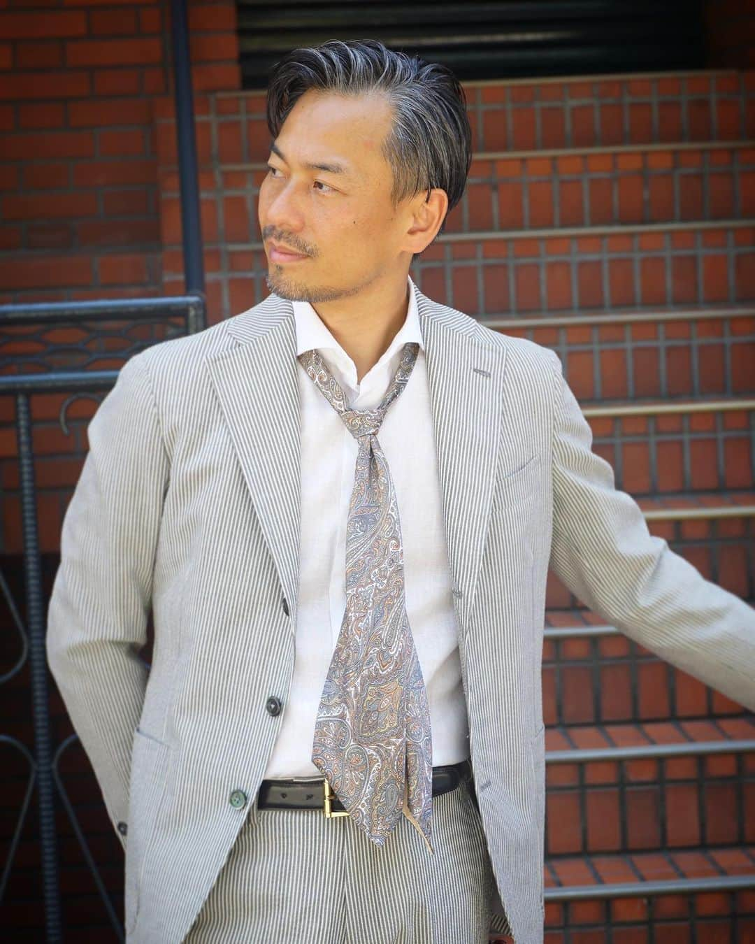 Luxumさんのインスタグラム写真 - (LuxumInstagram)「Seersucker Suit × Linen Shirt  #シアサッカー #シャルピーニ #オーダースーツ #オーダータキシード #mensfashion」8月8日 17時58分 - order_suit_luxum