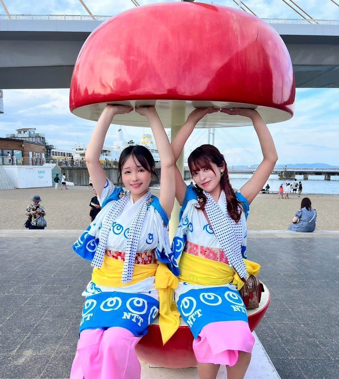 桜もこのインスタグラム：「さやちゃんと青森県に行ってきました！そして ねぶた祭りでハネトをさせていただきました✨  いろんな意味であつく楽しく盛り上がりました🤍 みなさんも優しくて☺️ ほっこりなこともたくさん！ 楽しい時間でした！来年も行きたい！  #ねぶた祭り #青森県　#最高　#ねぶた祭り インスタグラビア#instalove #follow #グラビア #扎心了 #like #tokyo #ootd #style #photo #sexybody #love #instagravure #맞팔 #tagsforlikes  #东京 #model #Japanesegirl #photooftheday #tbt #igers #instadaily #lookgoodfeelgood」