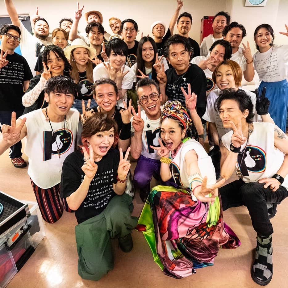 寺岡呼人のインスタグラム：「河口湖ステラシアター、Peaceful park3日間終わりました。 ⁡ ステラシアター素敵な場所でした。 そして、MISIAとRockonSocialClubのコラボ曲「傷だらけの王者」も初披露！ MISIAの破壊力に圧倒されました。 ⁡ ライブだとめちゃ盛り上がる楽曲だと再確認。これはラグビーW杯でも盛り上がること間違いなし🏉🏉🏉  来てくれた皆さんありがとうございました♪  ⁡ #rockonsocialclub」