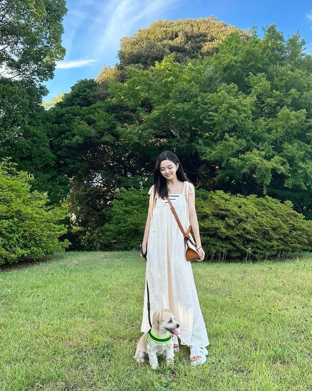 関りおんさんのインスタグラム写真 - (関りおんInstagram)「Such a beautiful day with Choco🐶🍃☀️」8月8日 18時39分 - rion106_official