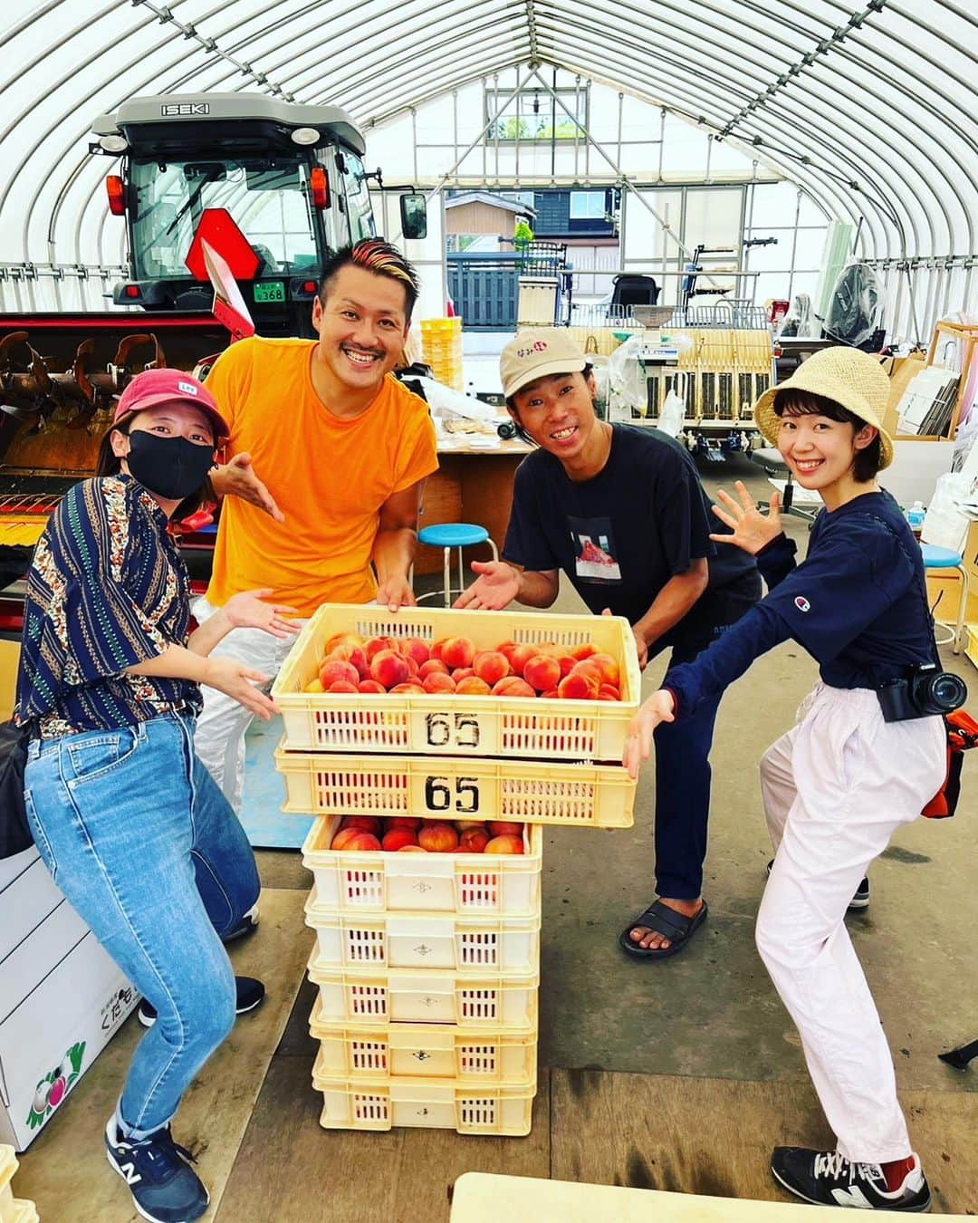 難波章浩さんのインスタグラム写真 - (難波章浩Instagram)「田上の佐藤農園さんへ @satou.junichi  甘〜い桃達をかき氷にしてみます楽しみ〜🍑🍧  @niigatanamifuku  #なみ福」8月8日 18時47分 - akihironamba