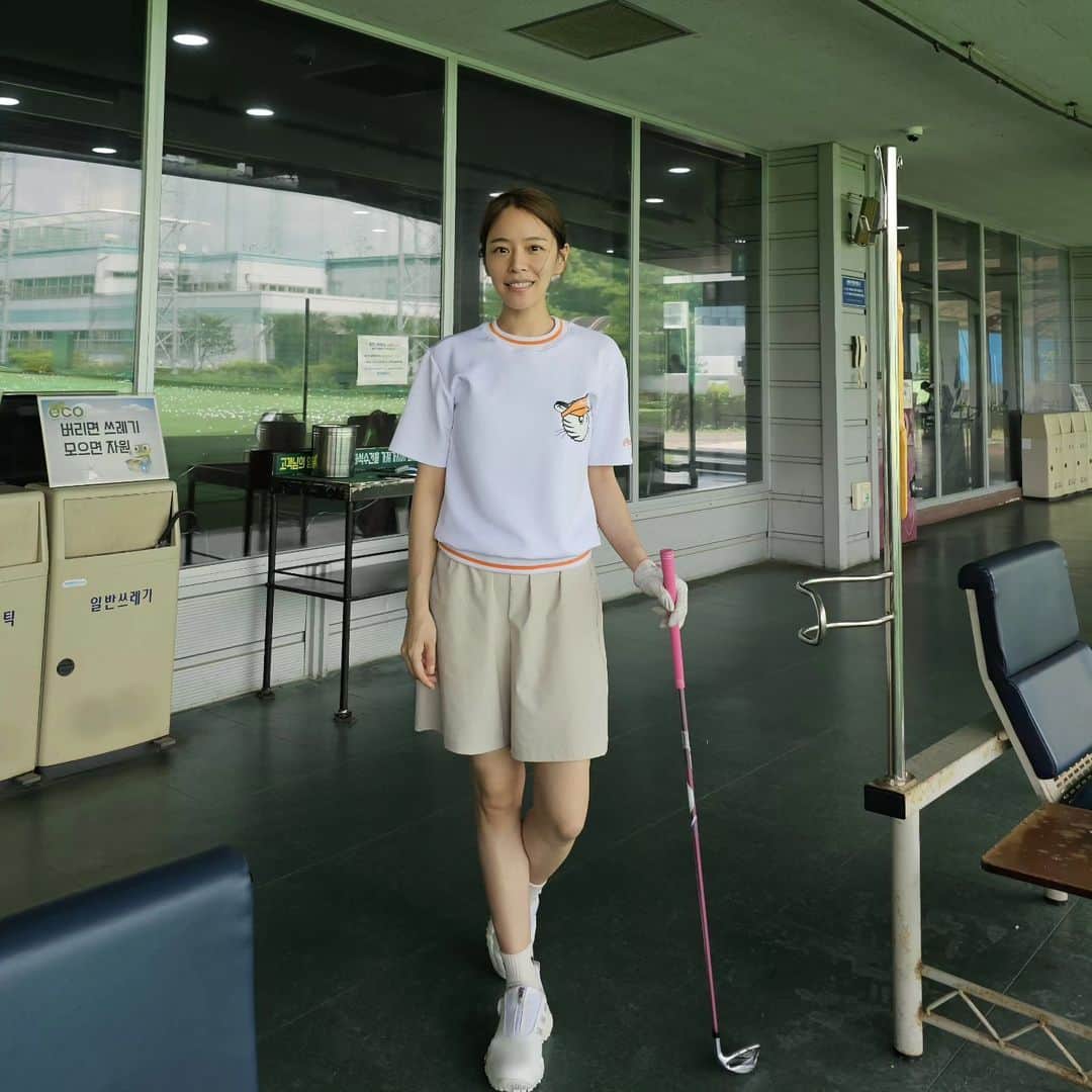 ホン・アルムのインスタグラム：「골프 2주차🏌‍♀️ 똑딱이를 벗어나보자😆 . . . #골린이」