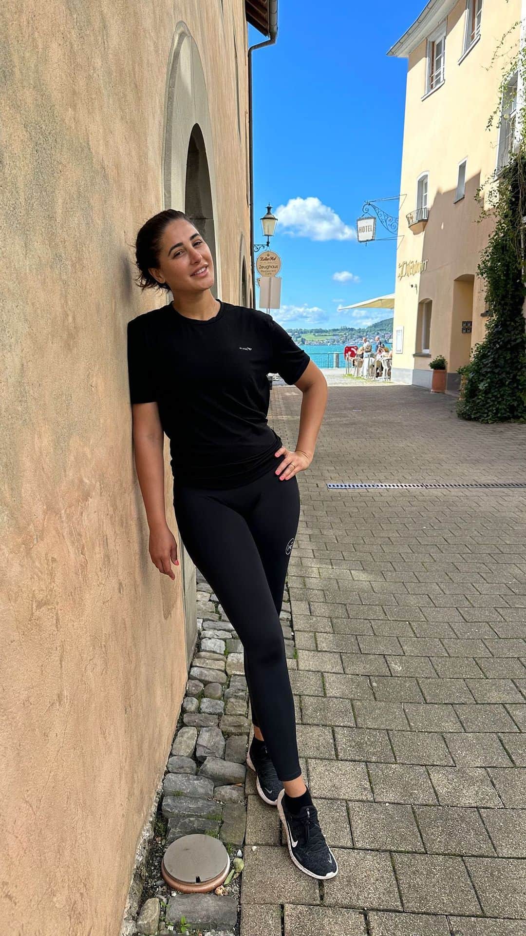 Nargis Fakhri のインスタグラム：「🇩🇪 ❤️ 🌳 no filter」