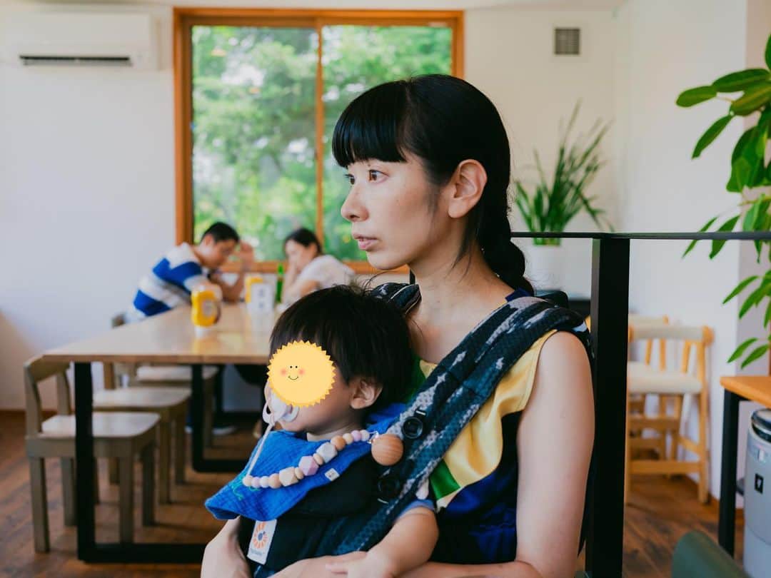 鎌野愛のインスタグラム：「7月の息子氏とわたし。  色んなところにお出かけしました。大阪ライブから香川まで帰省し、車で往復1200kmの旅、頑張りました。  📸 @sgwrkzk」
